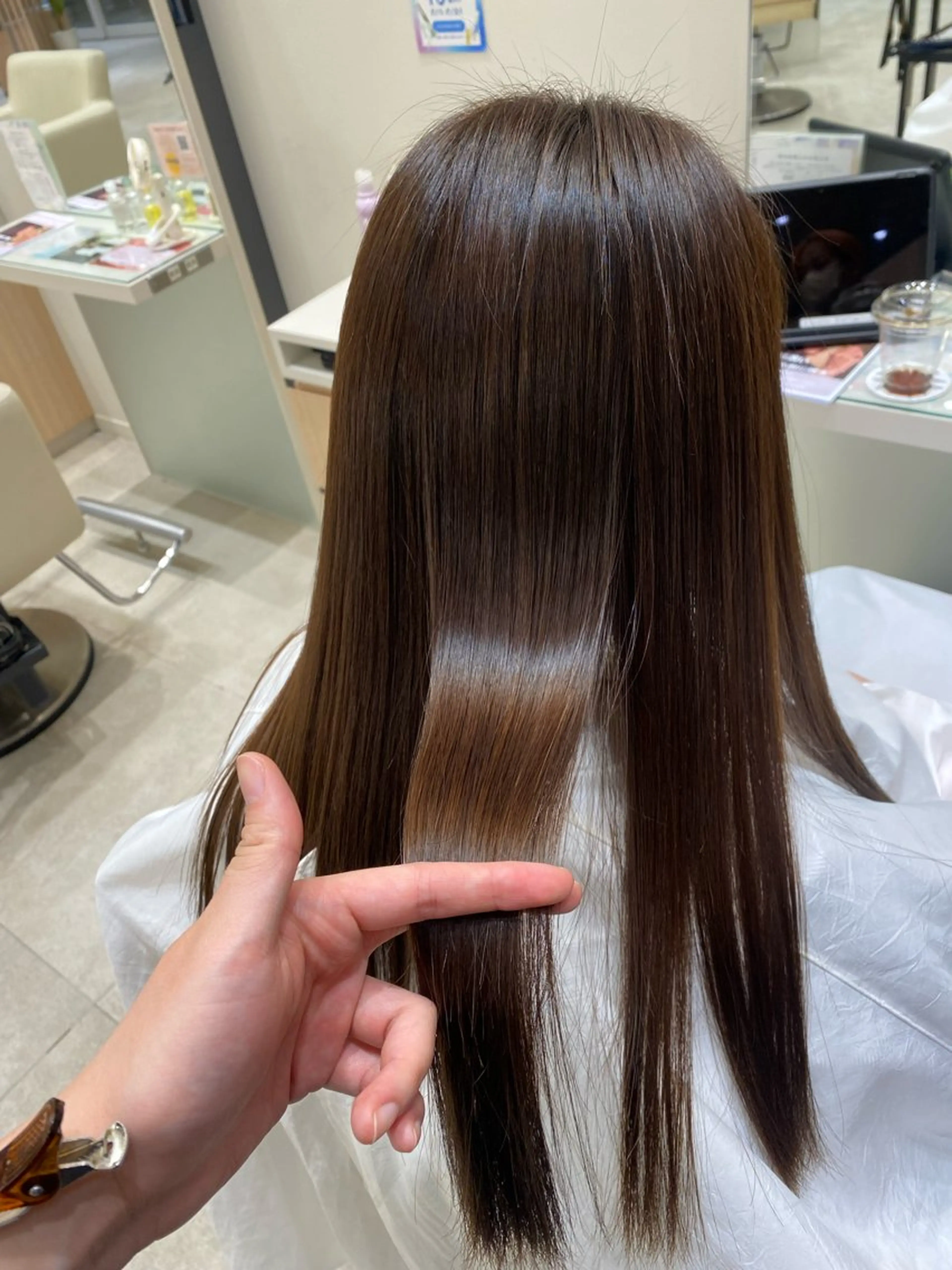 ロング パーマ 髪質改善 坂川 里菜子のヘアスタイル