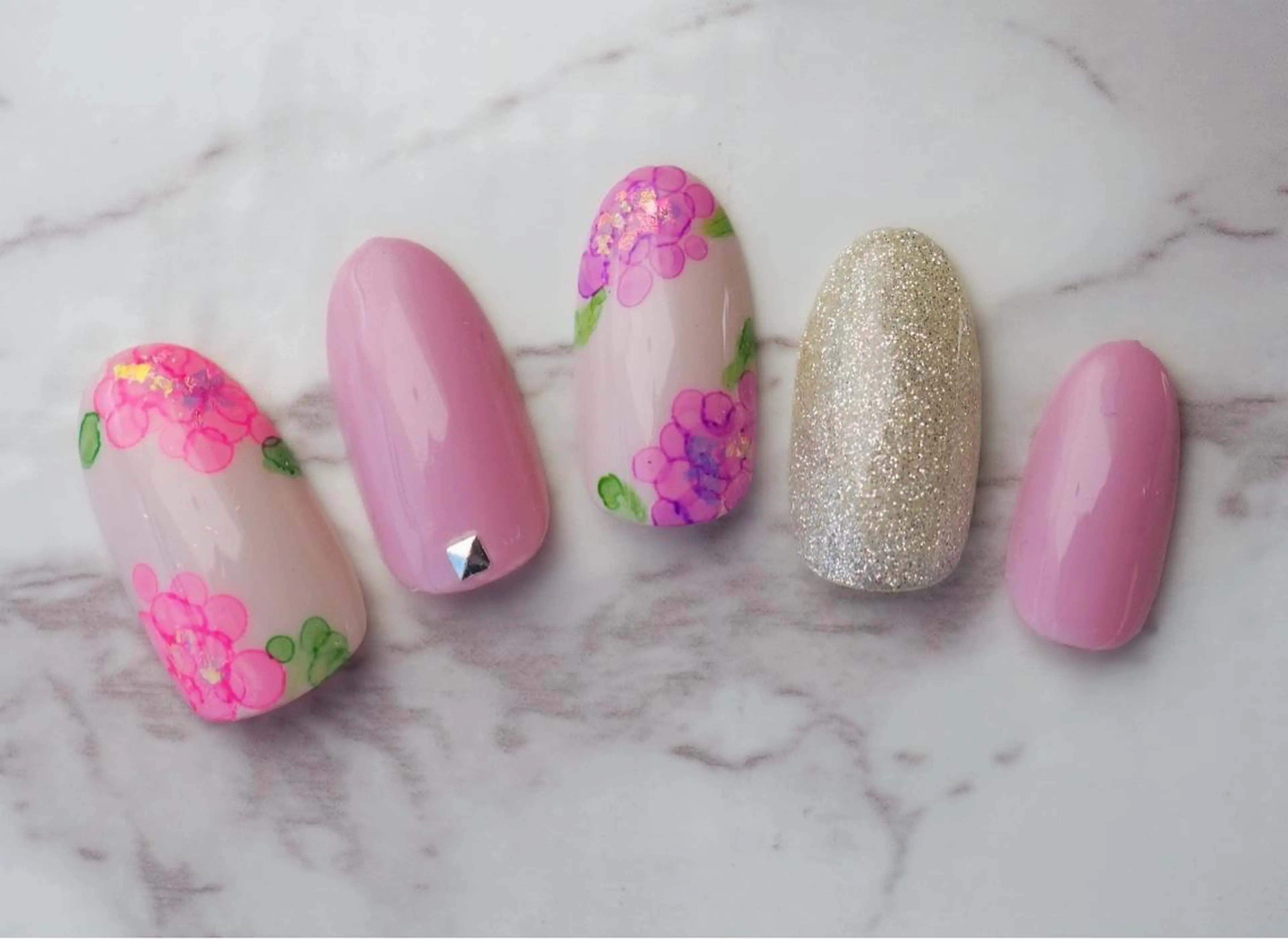 ネイル トップネイリスト Ribbon立川店のネイルデザイン