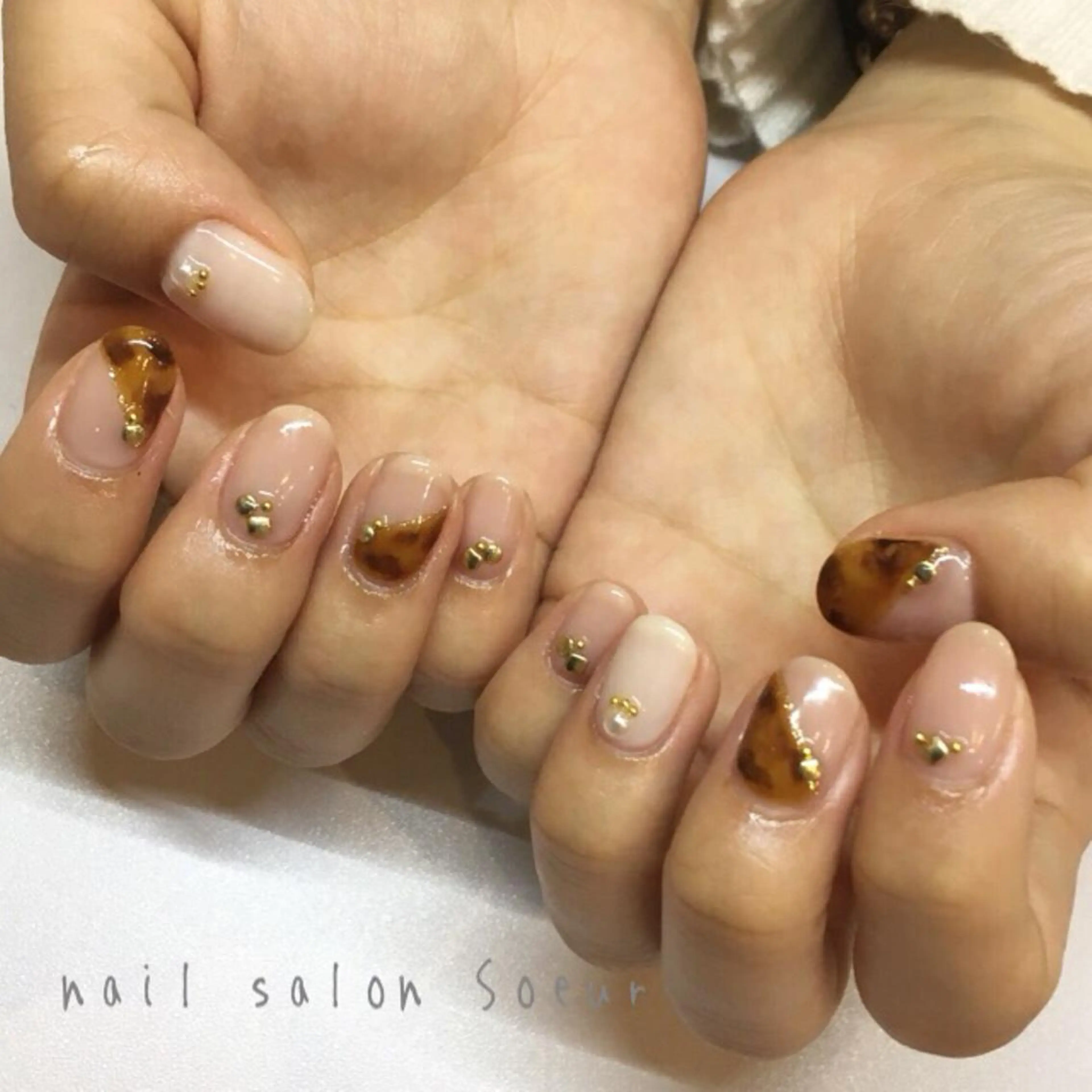 ネイル アートネイル べっ甲ネイル ジェルネイル オフィスネイル ハンドネイル nail salon Soeurのネイルデザイン