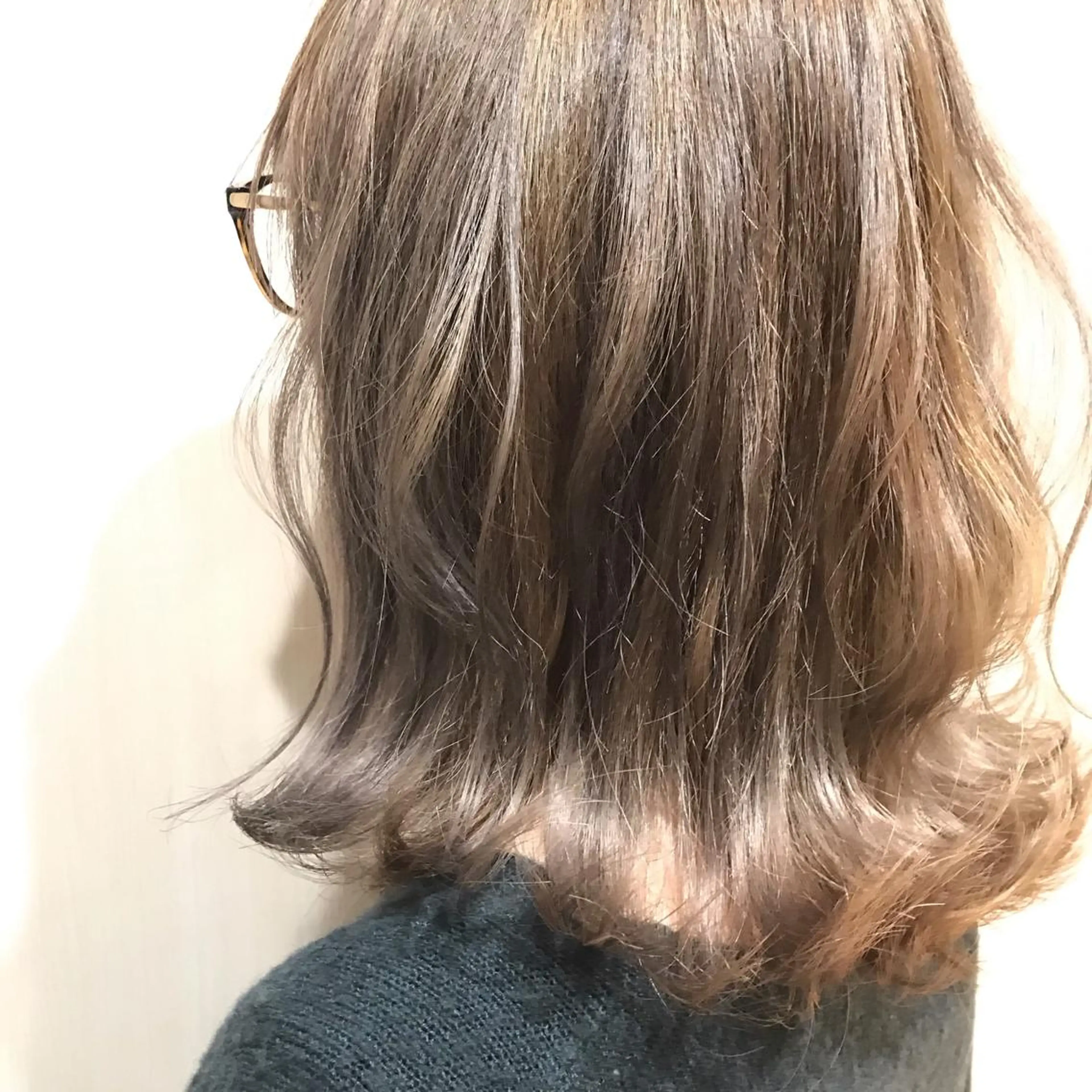 ミディアム カラー GO TODAY所属・ハイトーン/小顔 カット/Ayumuのヘアスタイル