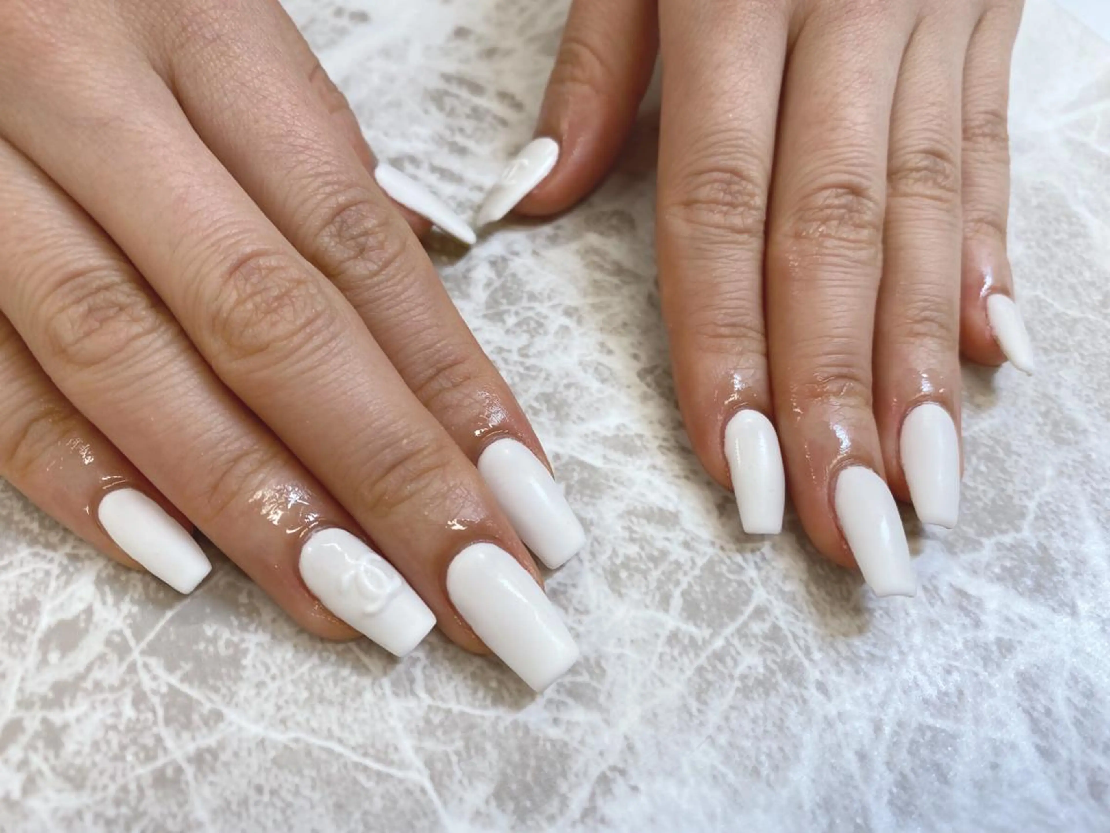 ネイル マットネイル ワンカラーネイル シンプルネイル 夏ネイル ハンドネイル salon  Lilou所属・salon Lilouのネイルデザイン