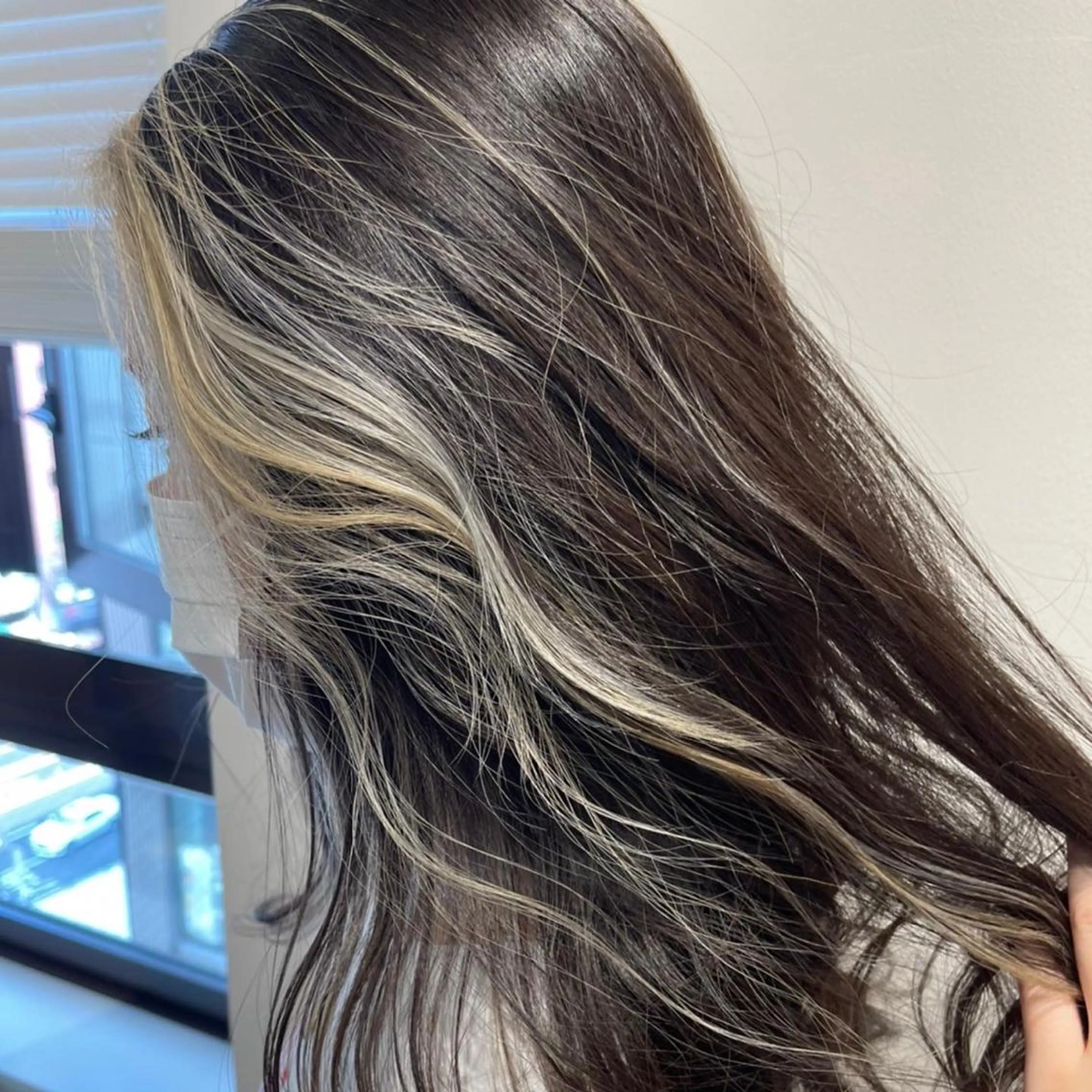 ロング カラー ヘアカラー トリートメント 💎銀座.大人可愛い 🩶上品ヘア💎のヘアスタイル