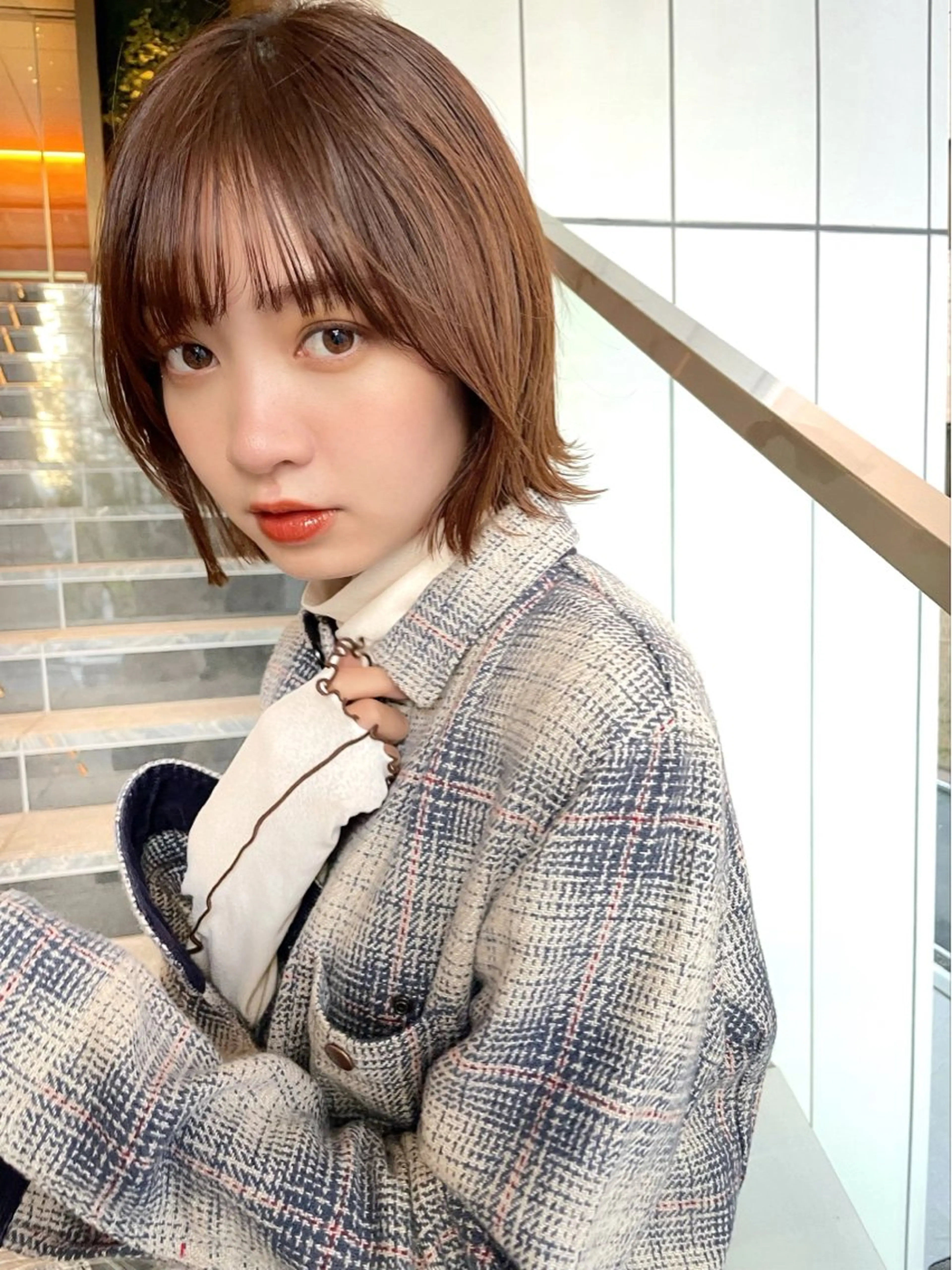 ミディアム 切りっぱなしボブ ショートボブ ボブレイヤー ボブ くびれヘア カット ヘアカラー ボブ顔周り 韓国遠藤小雪のヘアスタイル