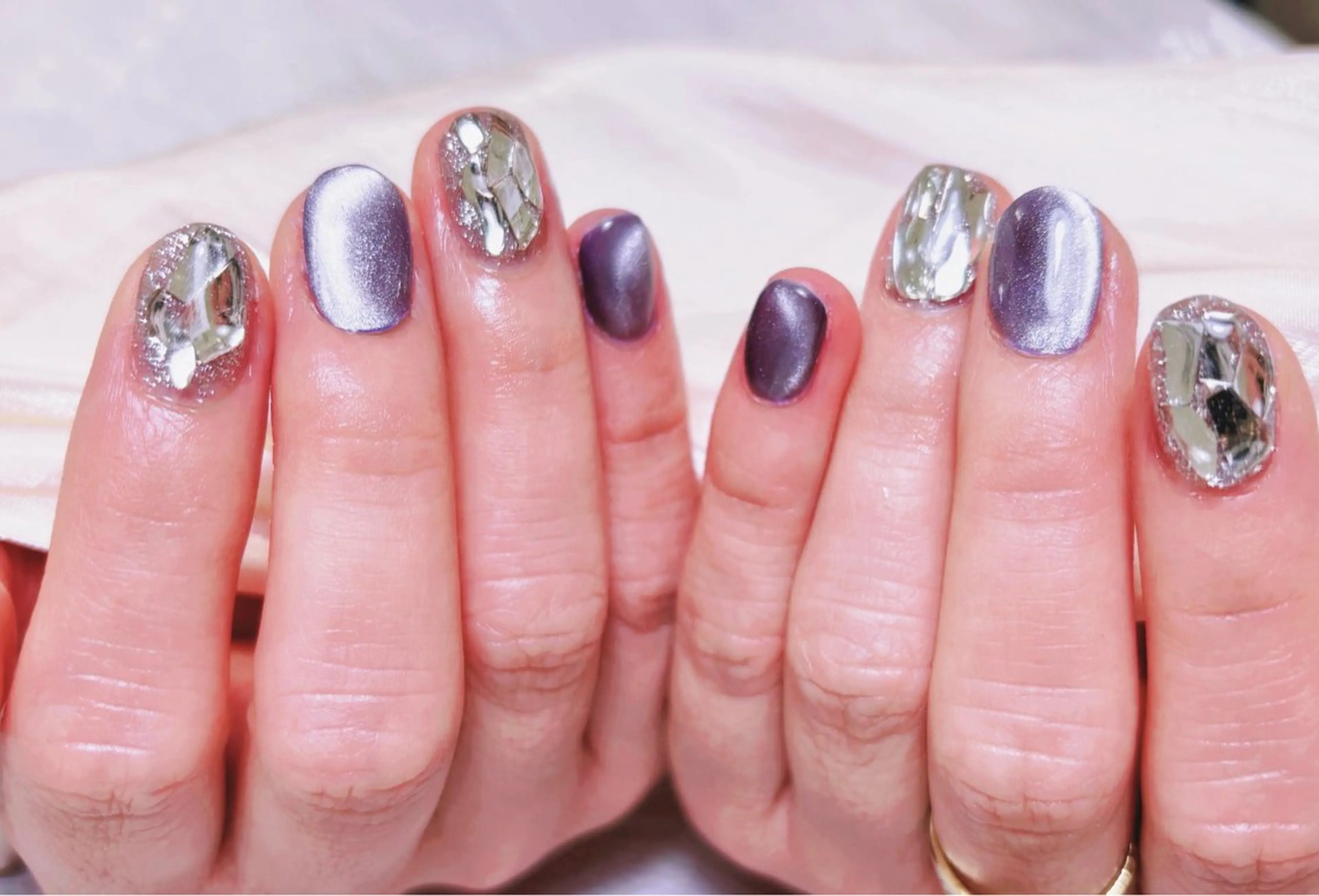 ネイル ハンドネイル キン グミのネイルデザイン