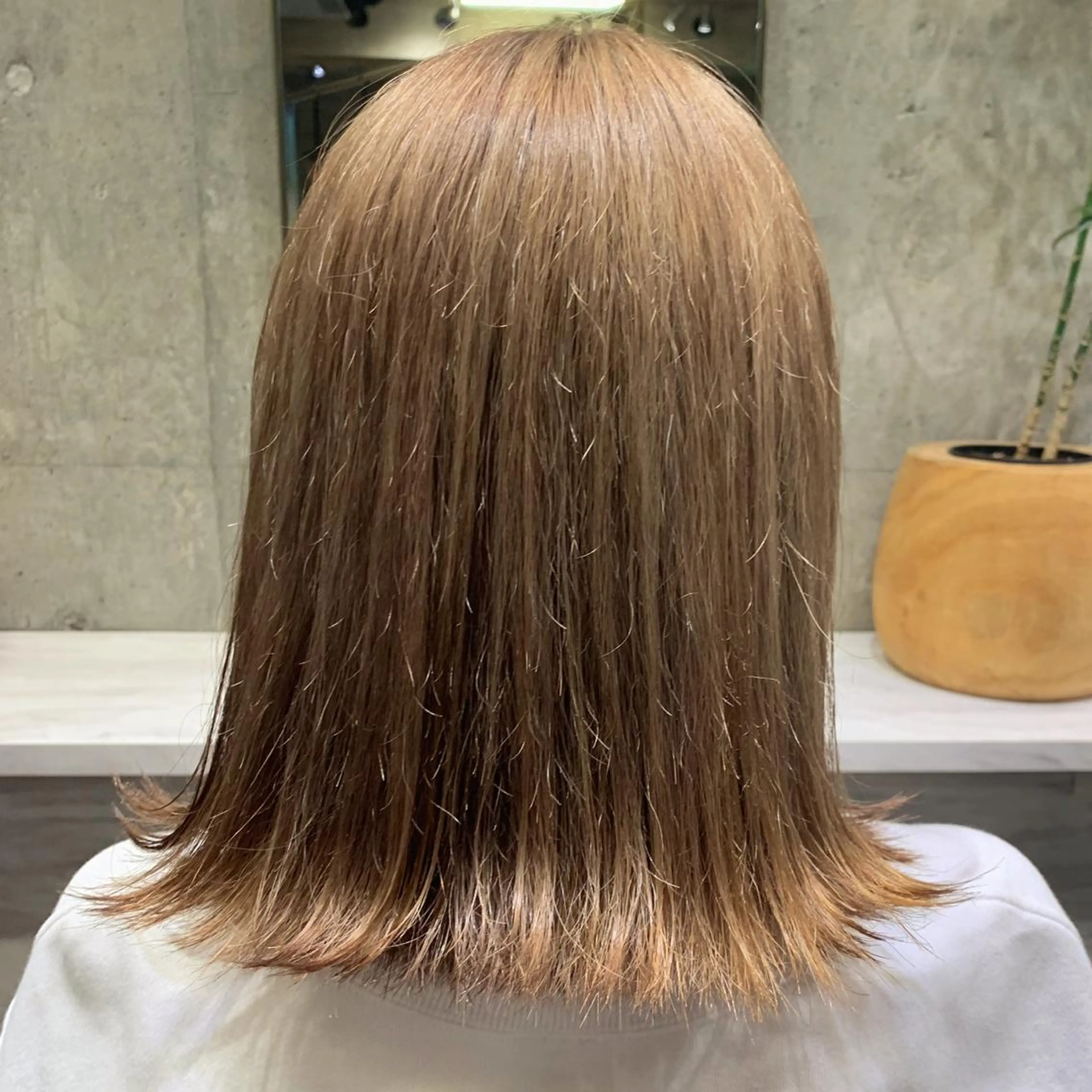 ミディアム カラー ベージュカラー 透明感カラー ROBBY所属・土戸　空 /似合わせショートのヘアスタイル