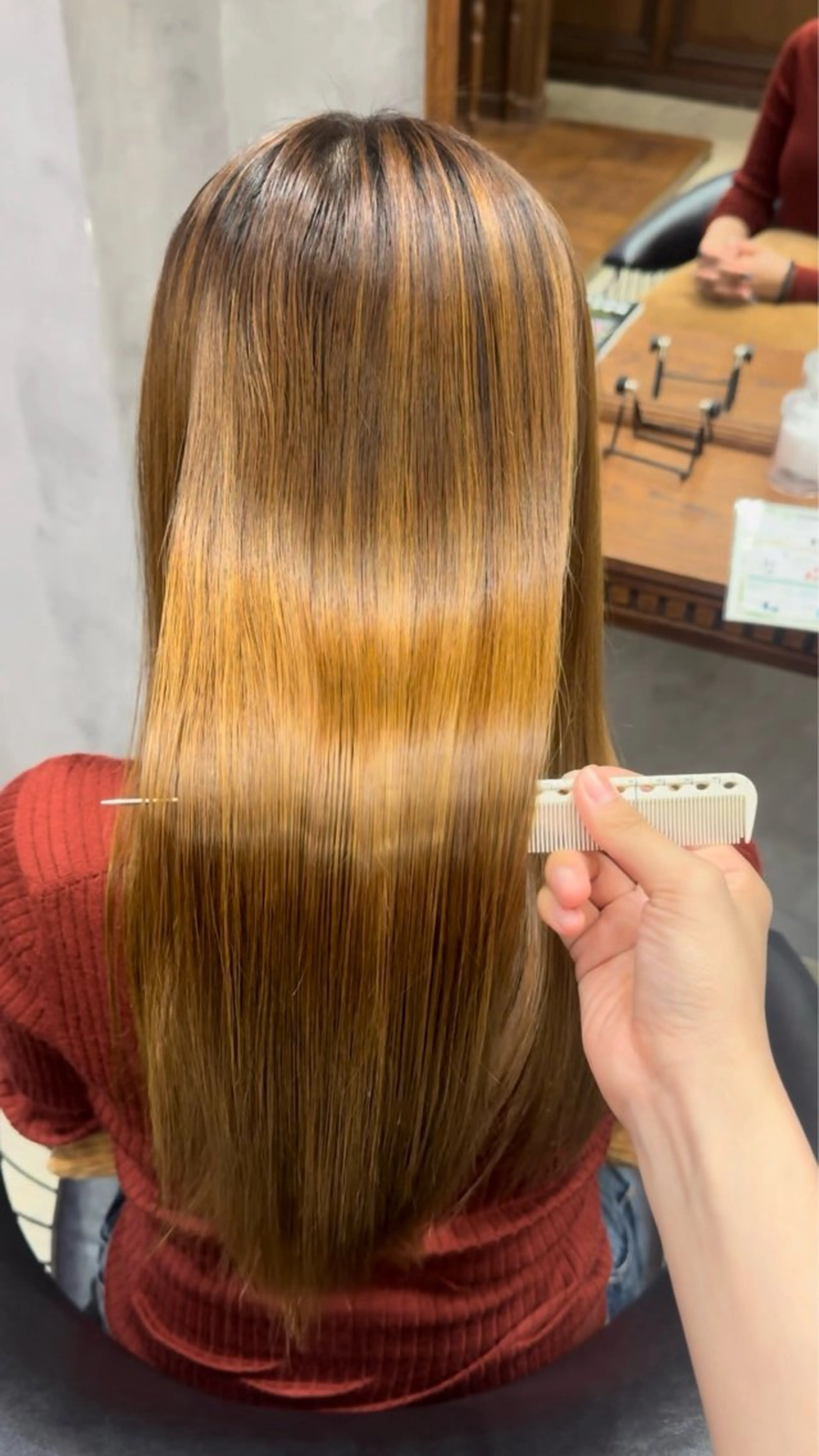 ロング ヘアカラー 新川 月菜のヘアスタイル