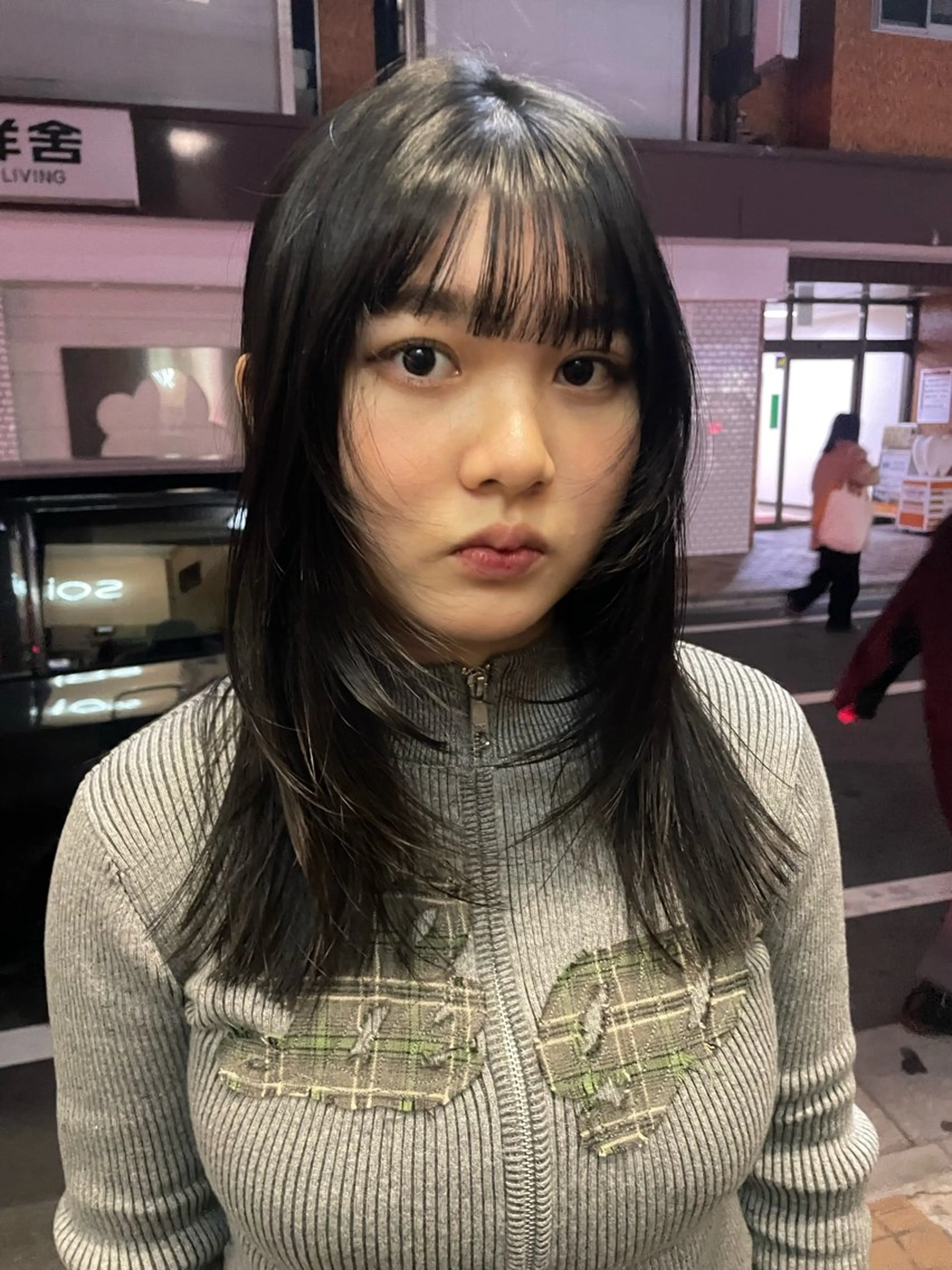 セミロング カット ヘアカラー mio /ハイトーンのヘアスタイル