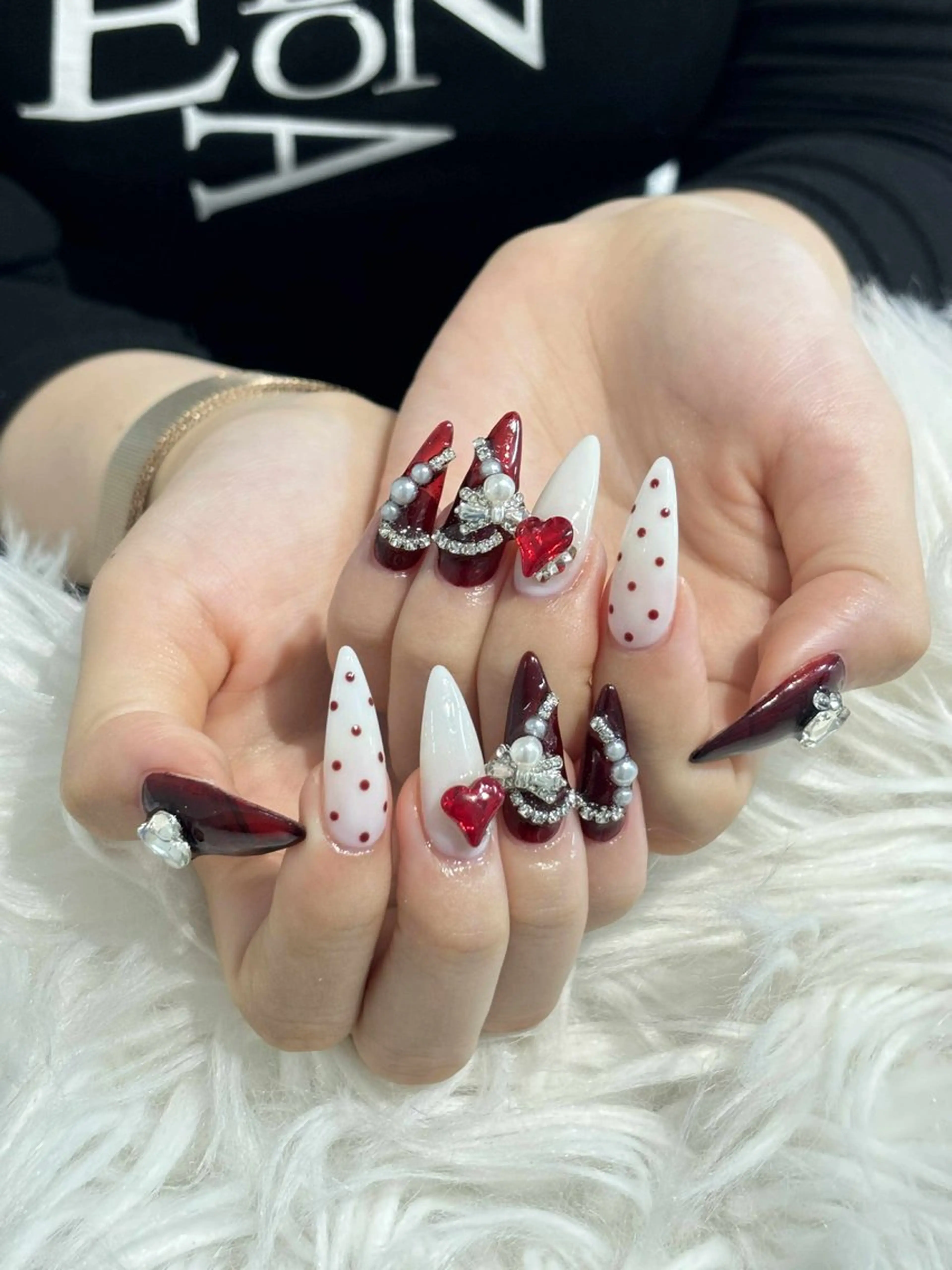 ネイル ボルドー ブラウン チークネイル ドット フットネイル Julli NailStudioのネイルデザイン