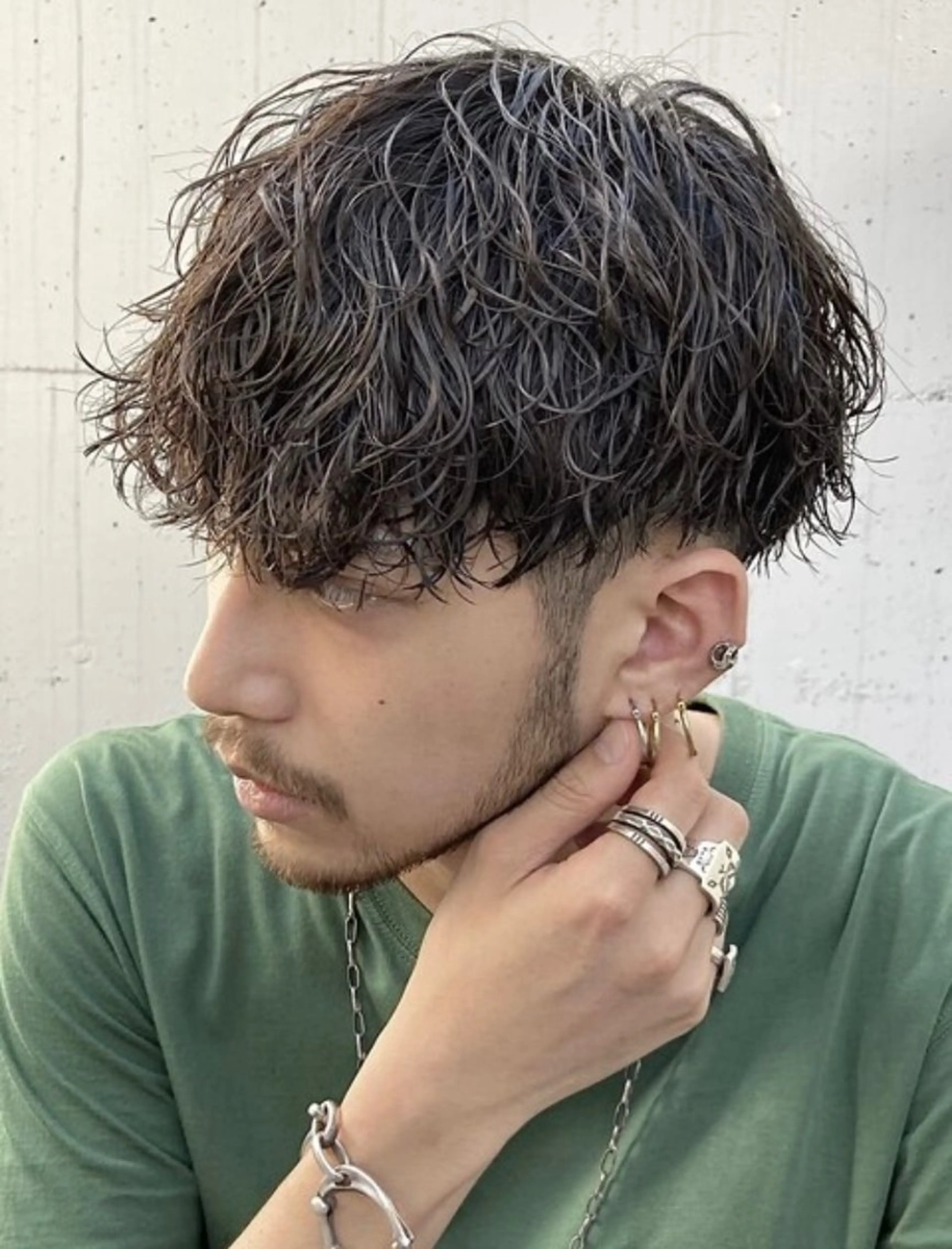 カット➕波巻きツイストスパイラルパーマの写真