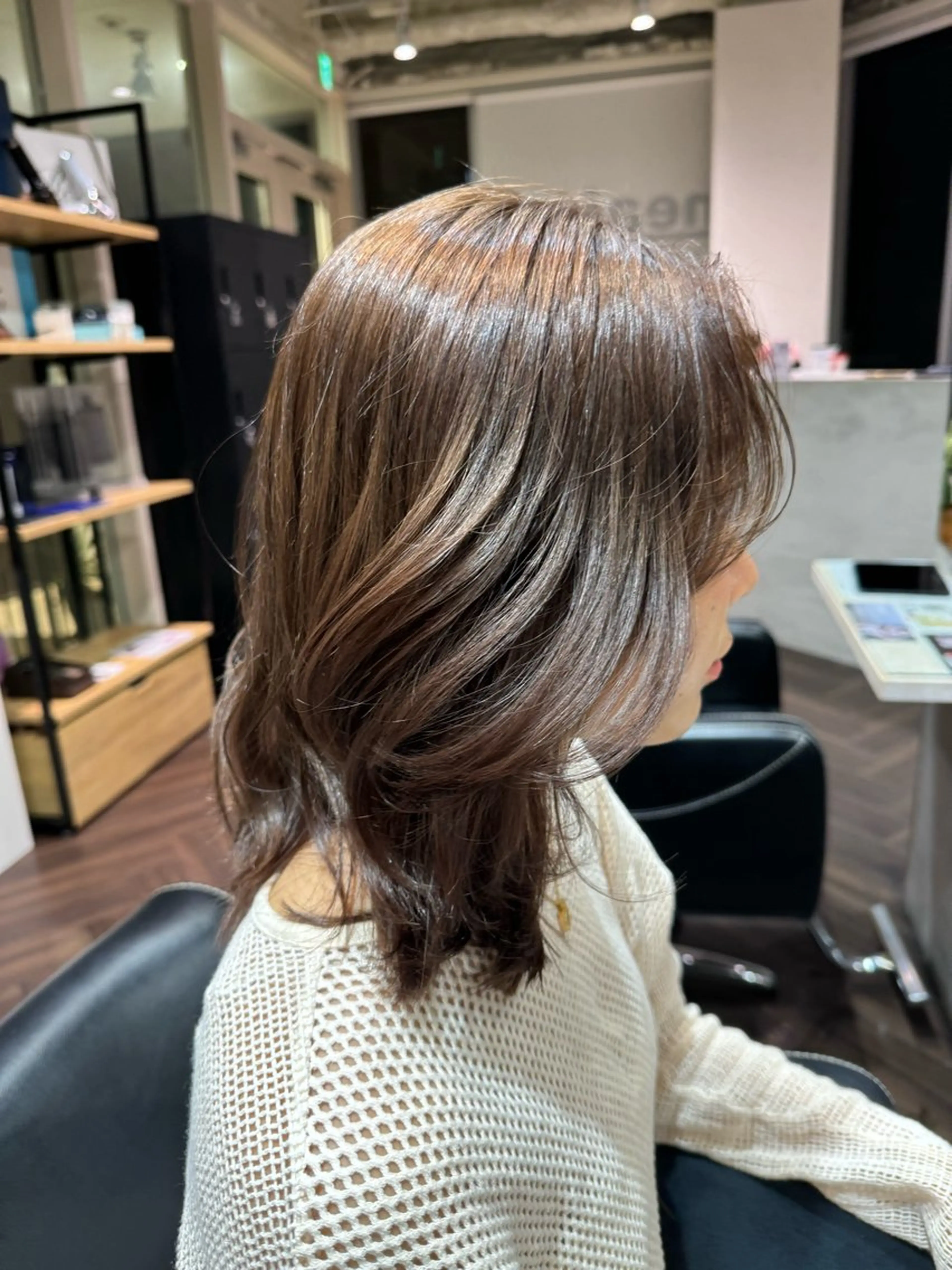 カラー ベージュカラー グラデーションカラー レディースカット特化 ケンジのヘアスタイル