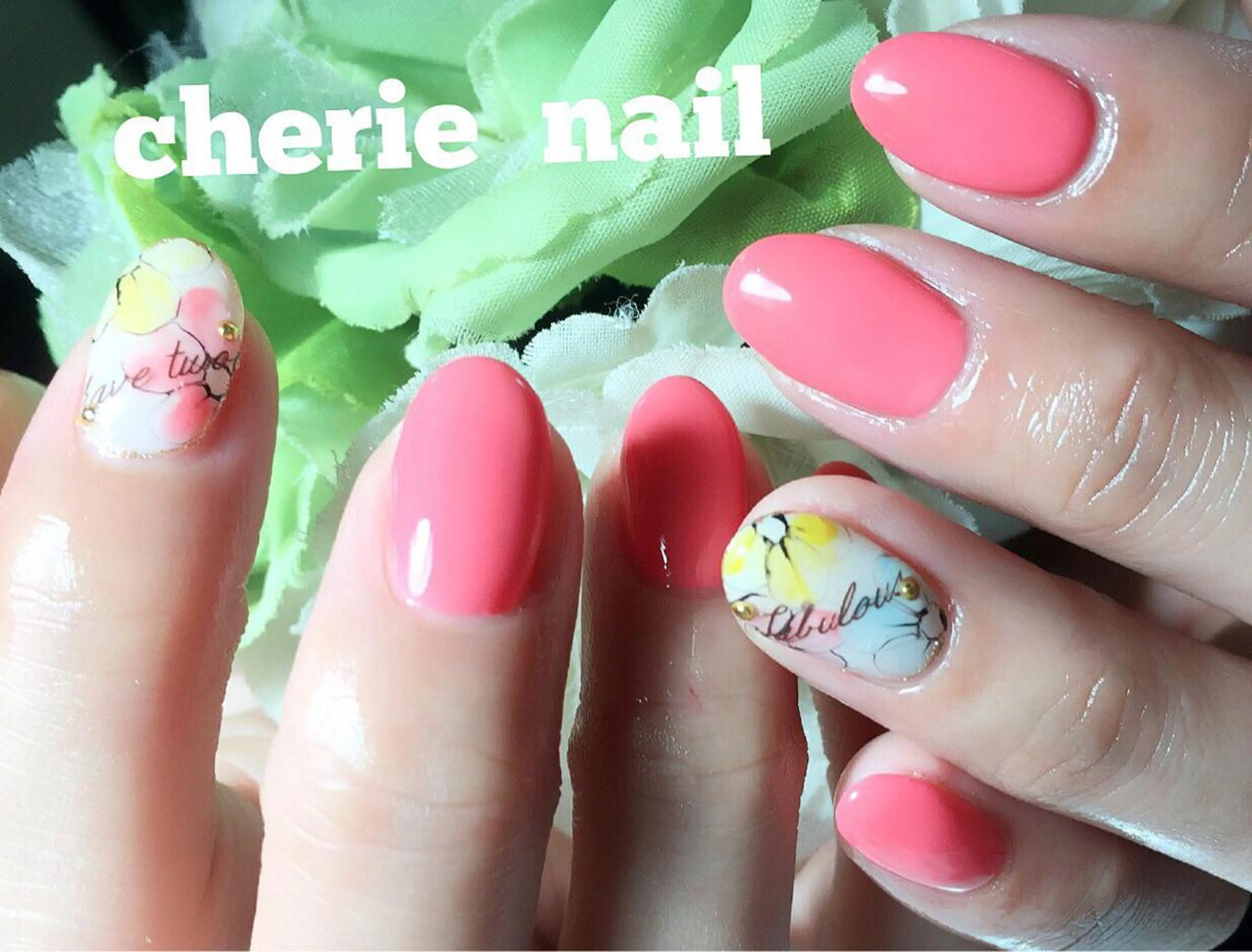 ネイル フラワーネイル ワンカラーネイル cherie nail所属・馬場 鮎のエステ・リラクイメージ