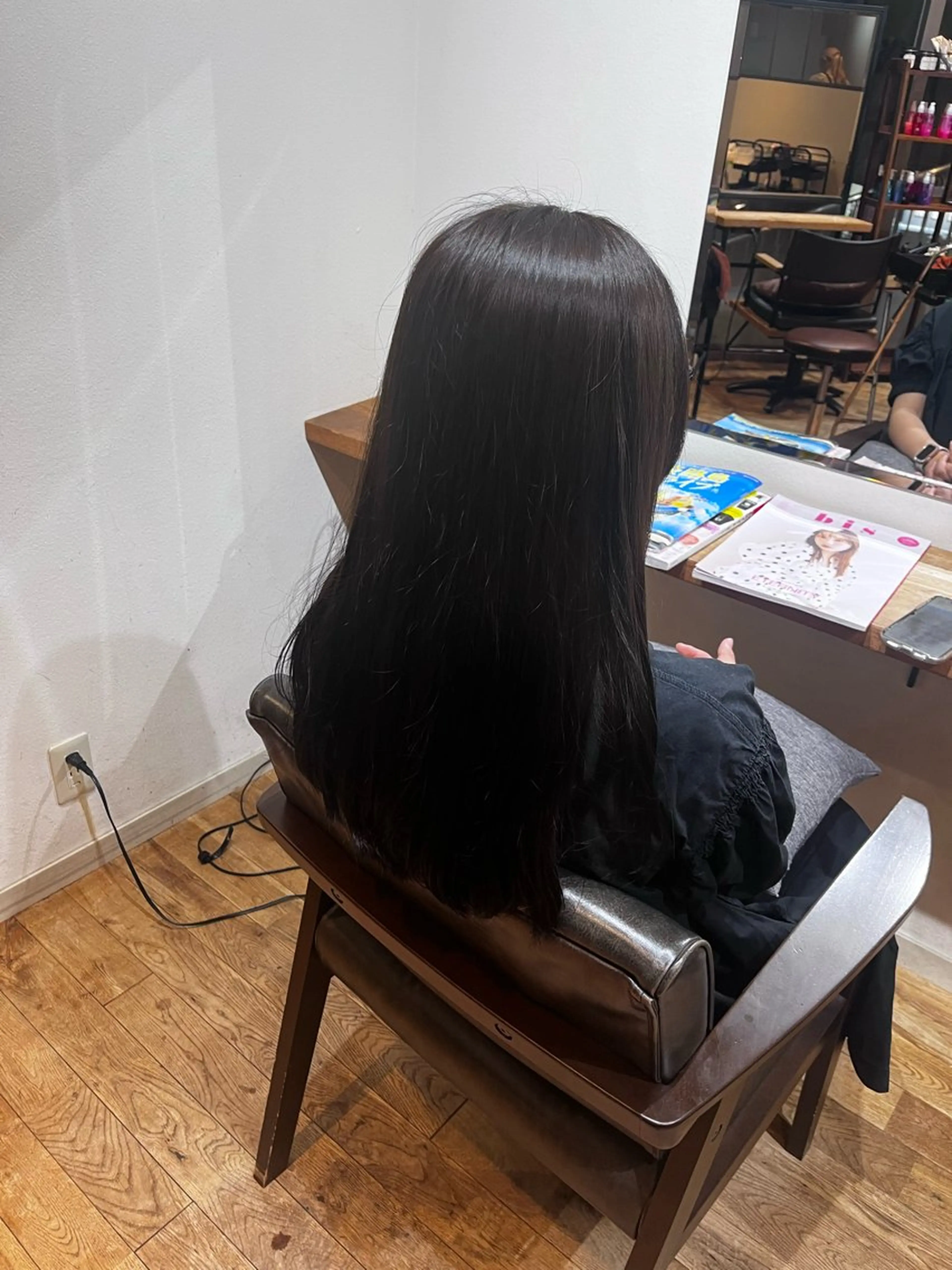 カラー オリーブカラー 垣東 朋花のヘアスタイル