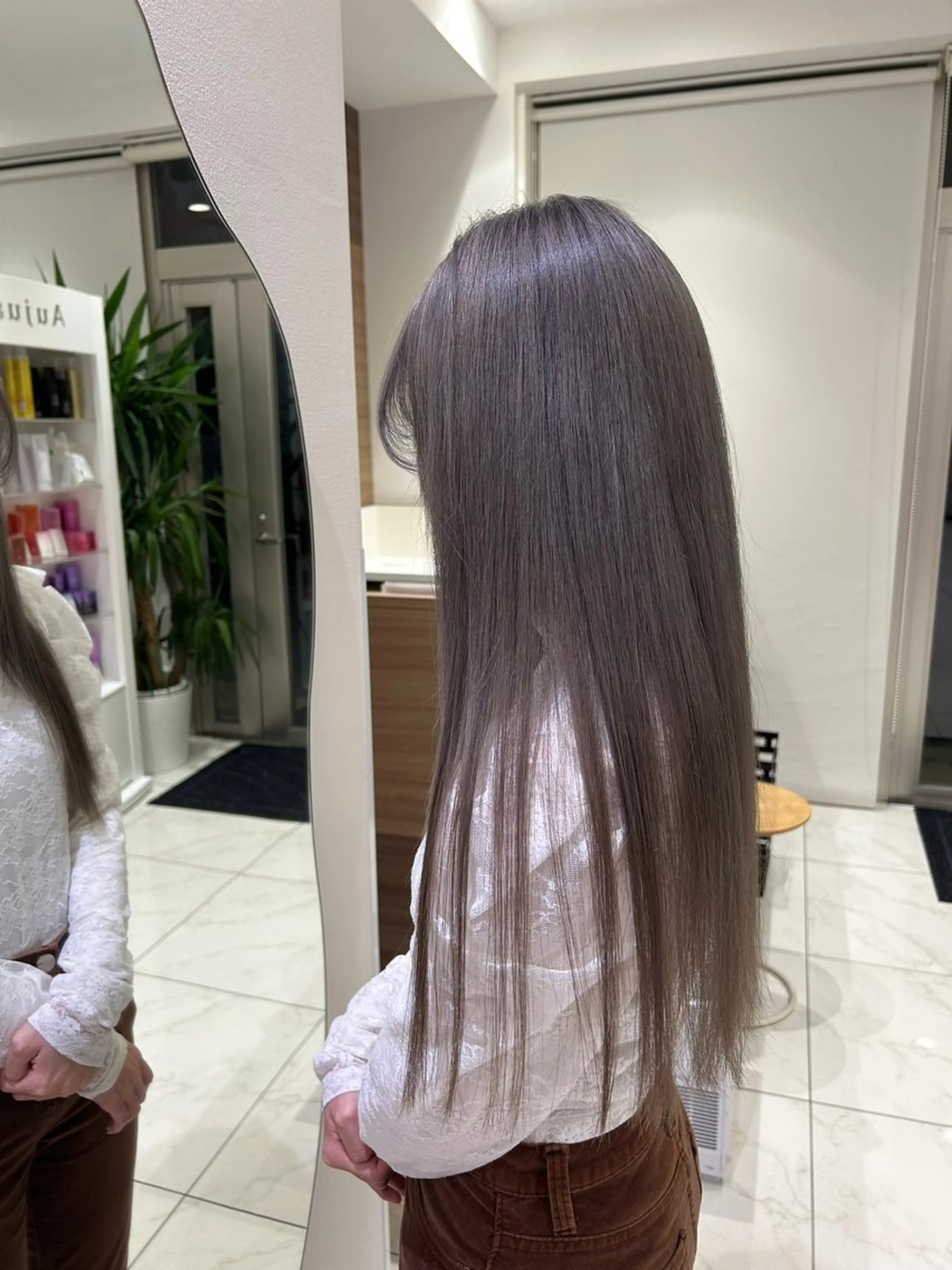 ロング カラー ヘアカラー ハイトーン× デザイン　Runoのヘアスタイル