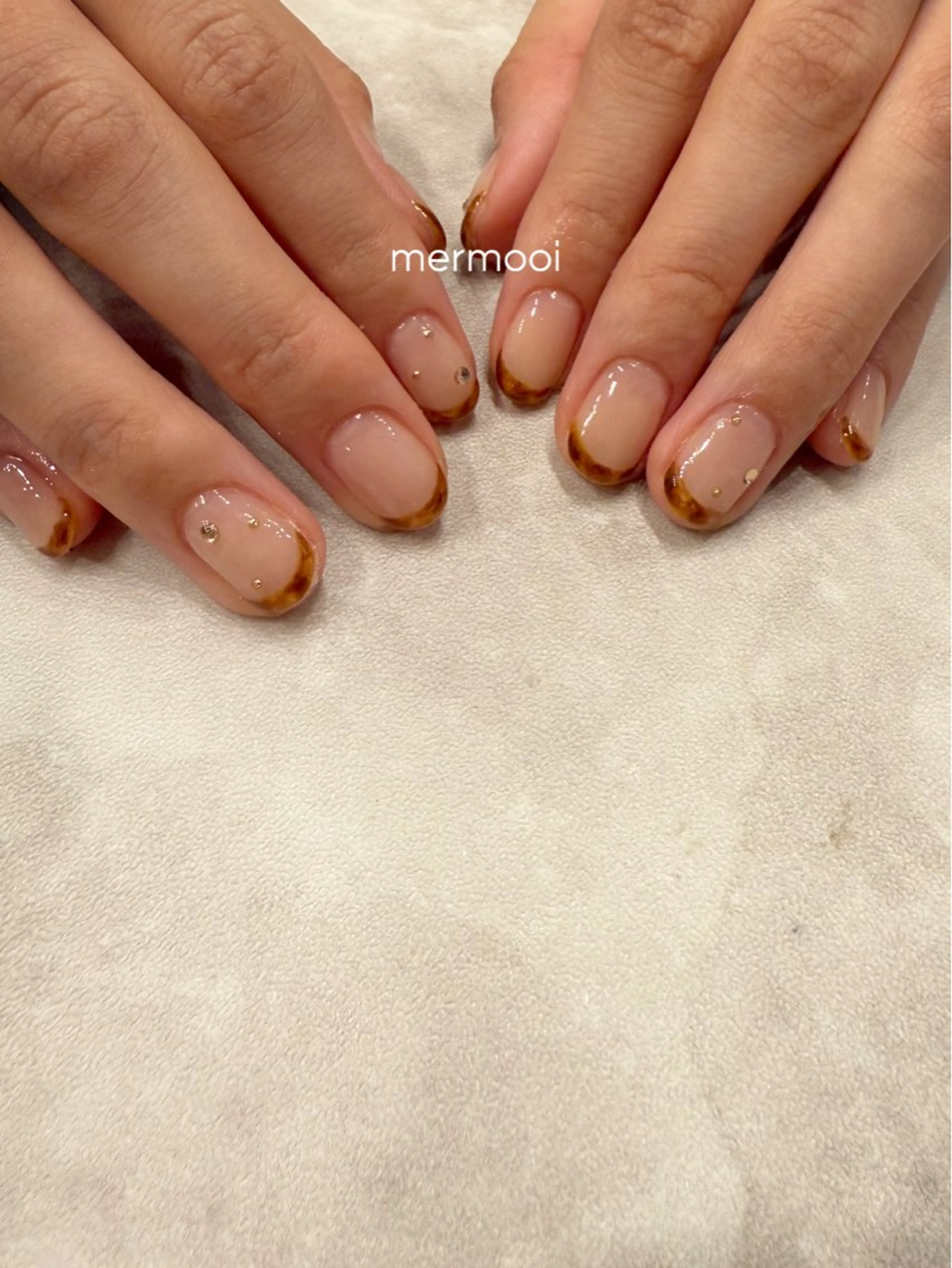 ネイル べっ甲ネイル フレンチネイル ニュアンスネイル シンプルネイル ハンドネイル melu所属・melu yukikoのネイルデザイン