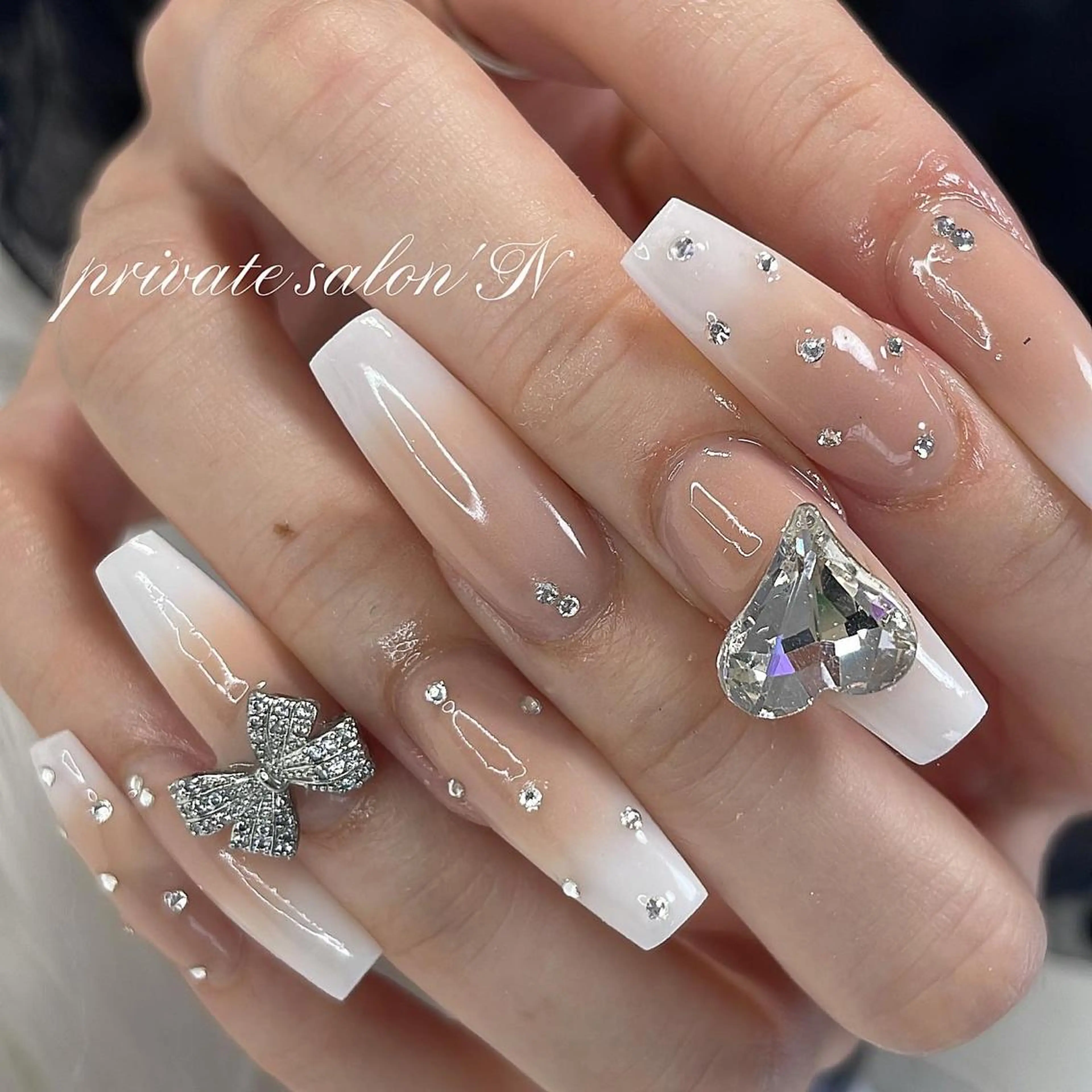 ネイル BINERVA所属・BINERVA nail salonのネイルデザイン