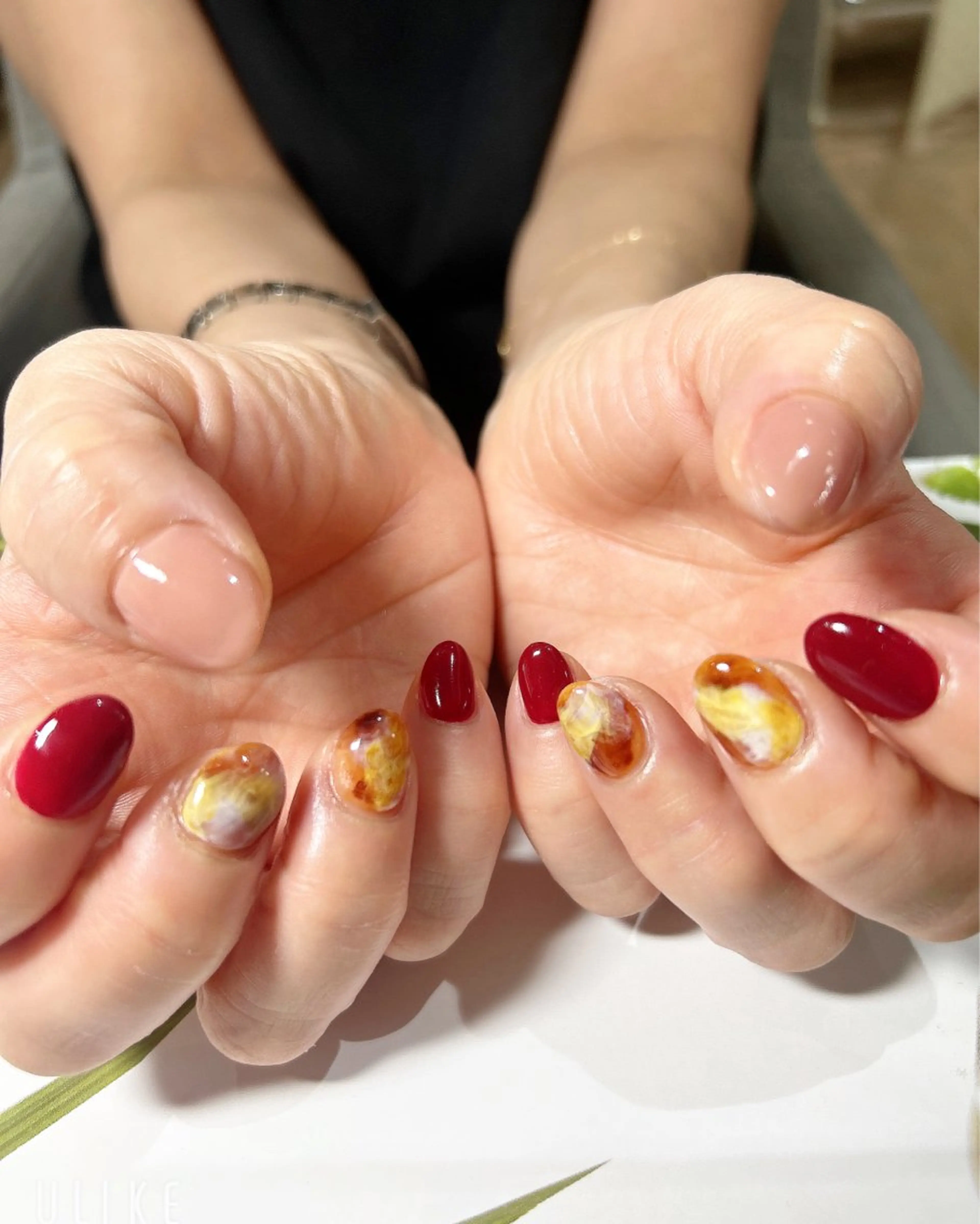 ネイル べっ甲ネイル ハンドネイル 吉野✨ ネイルデザイナー✨のネイルデザイン