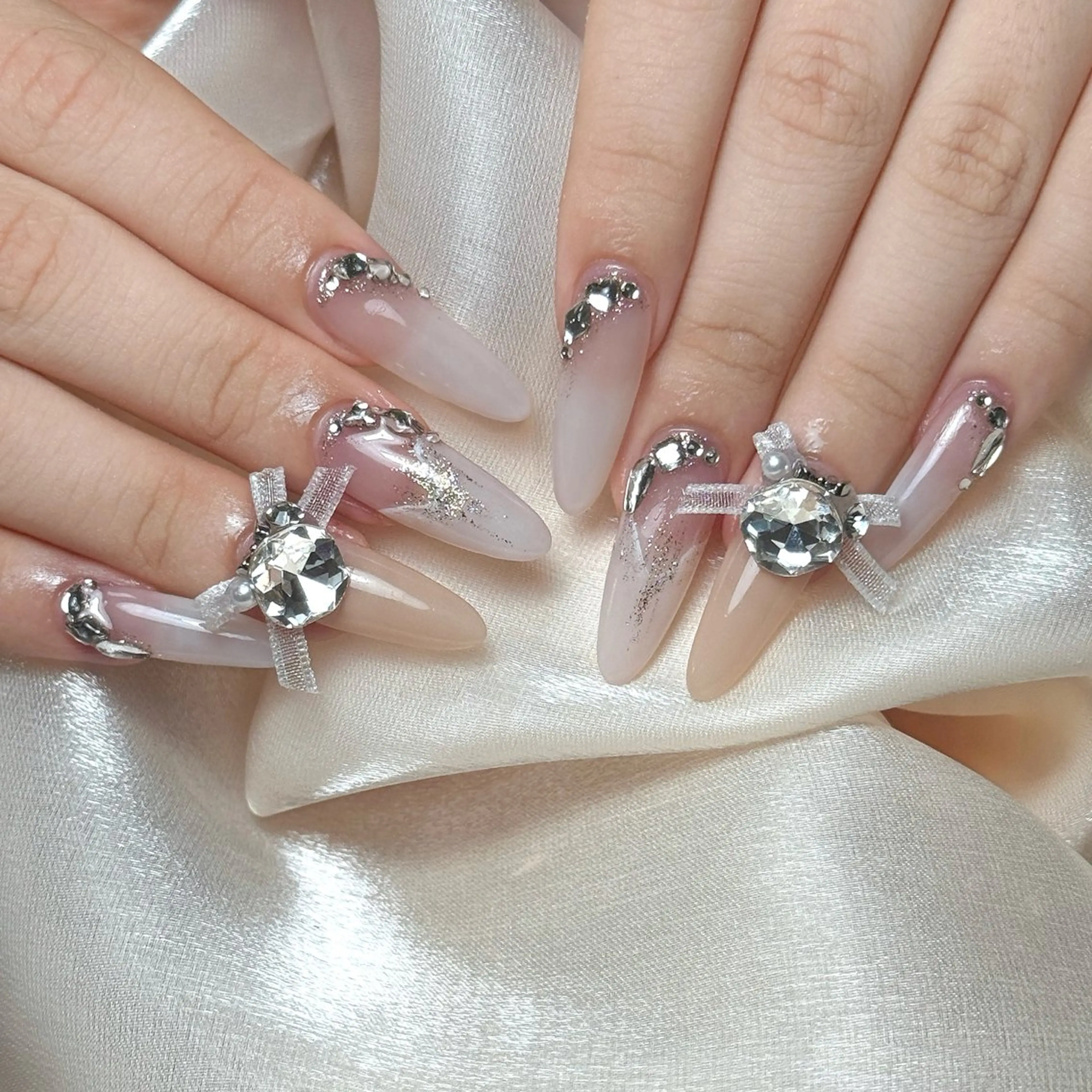 ネイル Maggie Nail🦩のネイルデザイン