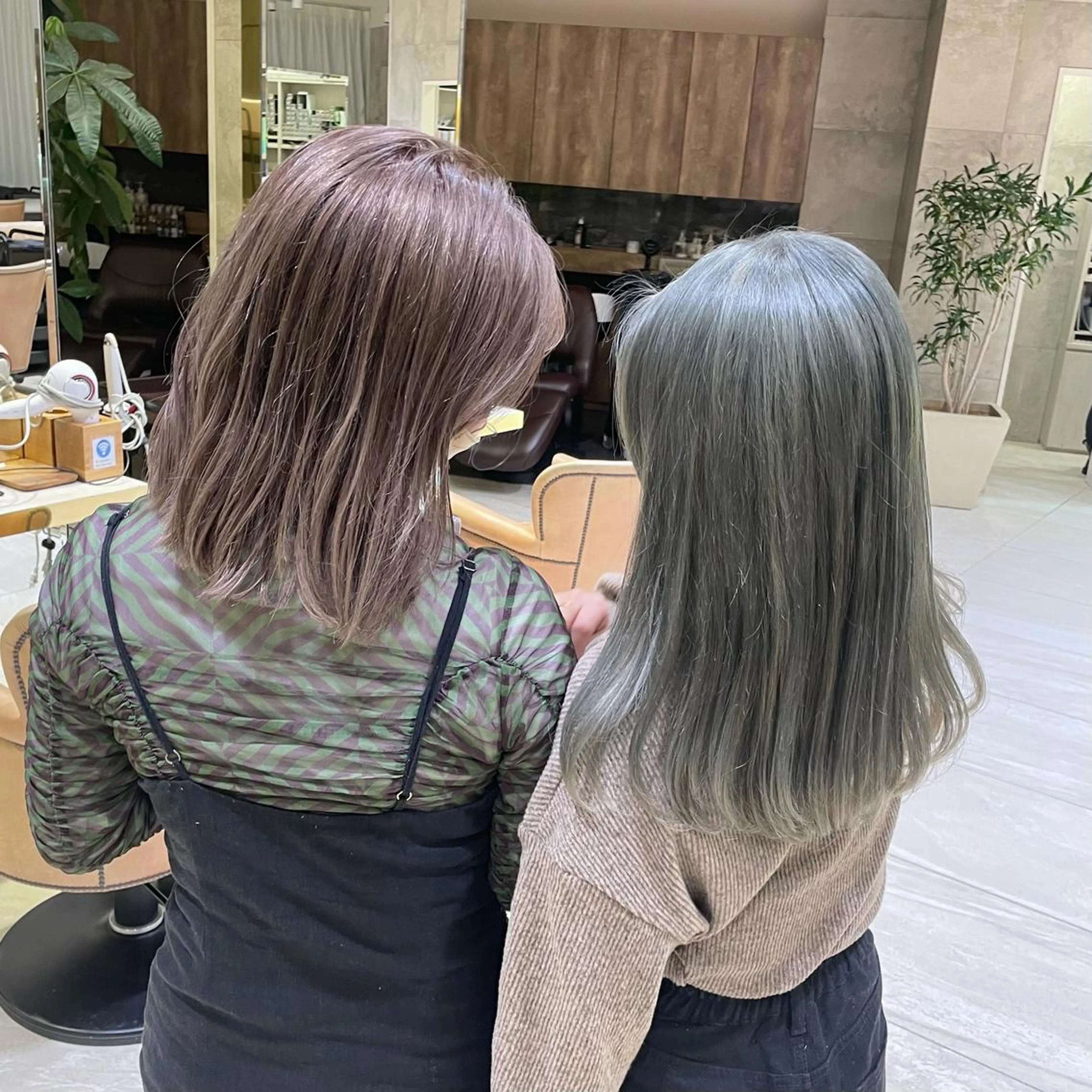 ロング カラー 韓国🇰🇷透明感 ERIのヘアスタイル