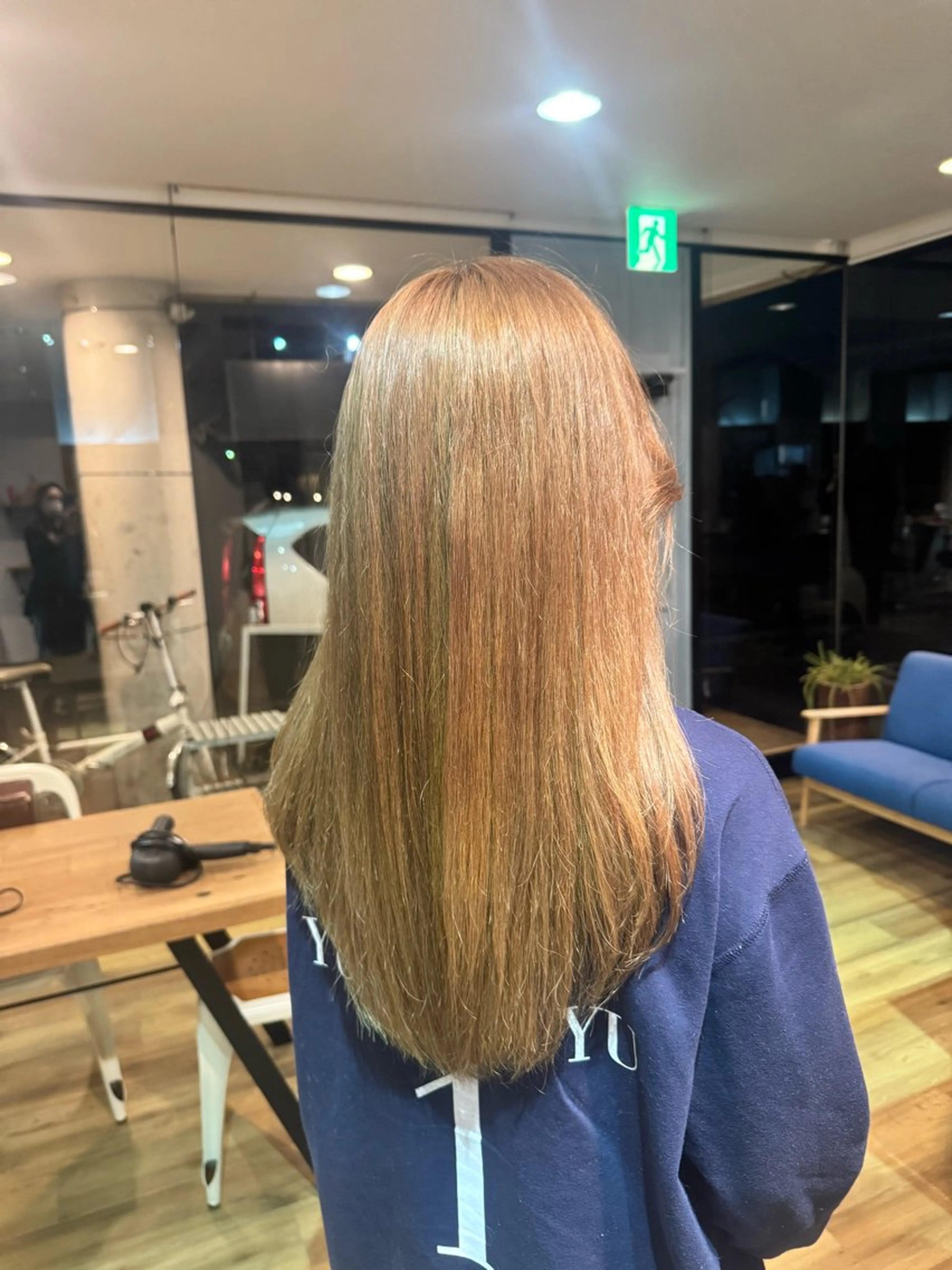 ロング カラー ベージュカラー ヘアカラー トリートメント ツキダテ ユイのヘアスタイル