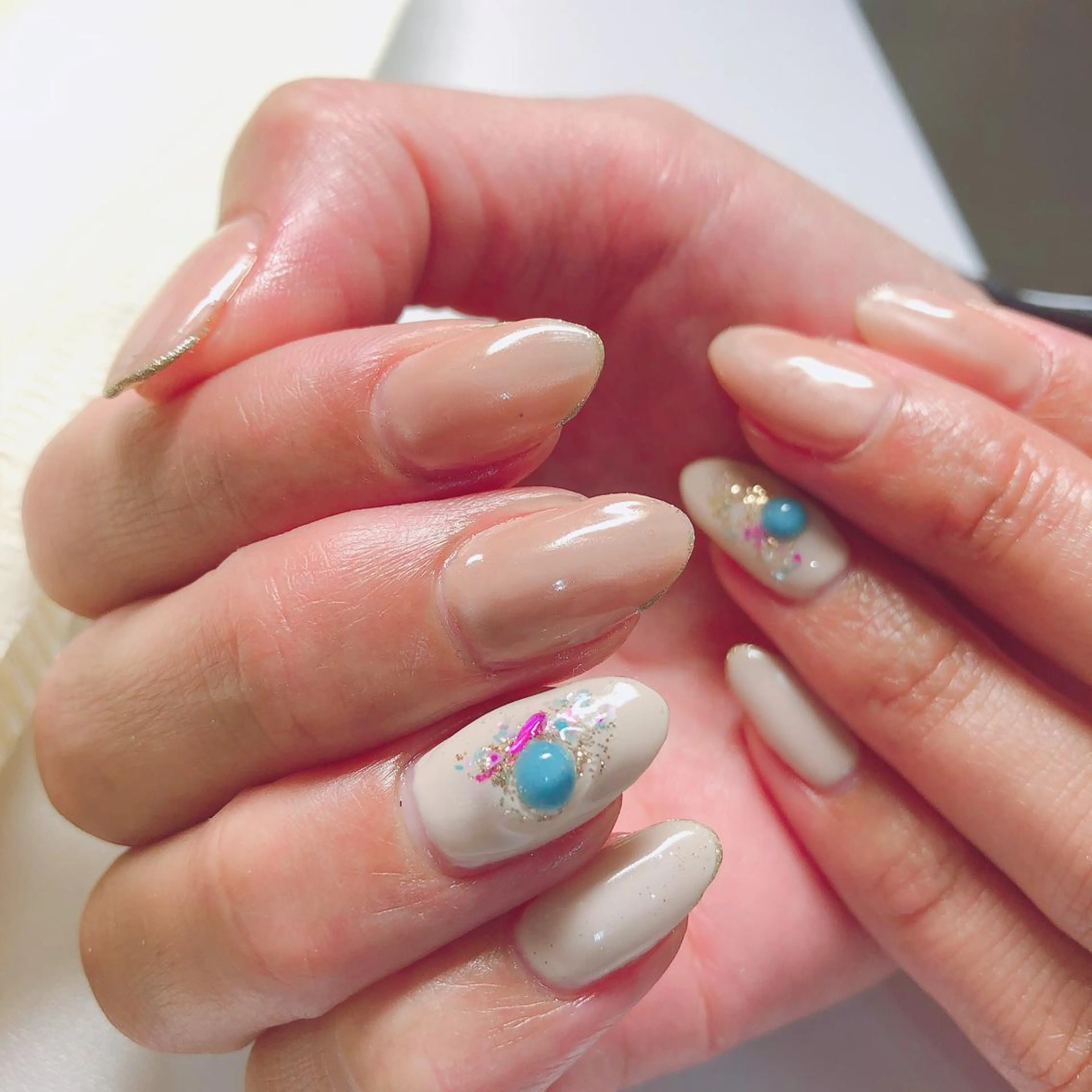 ネイル ワンカラーネイル シンプルネイル ストーンネイル CHERIMO【lalaLaLa】所属・CHERIMO シェリモのネイルデザイン