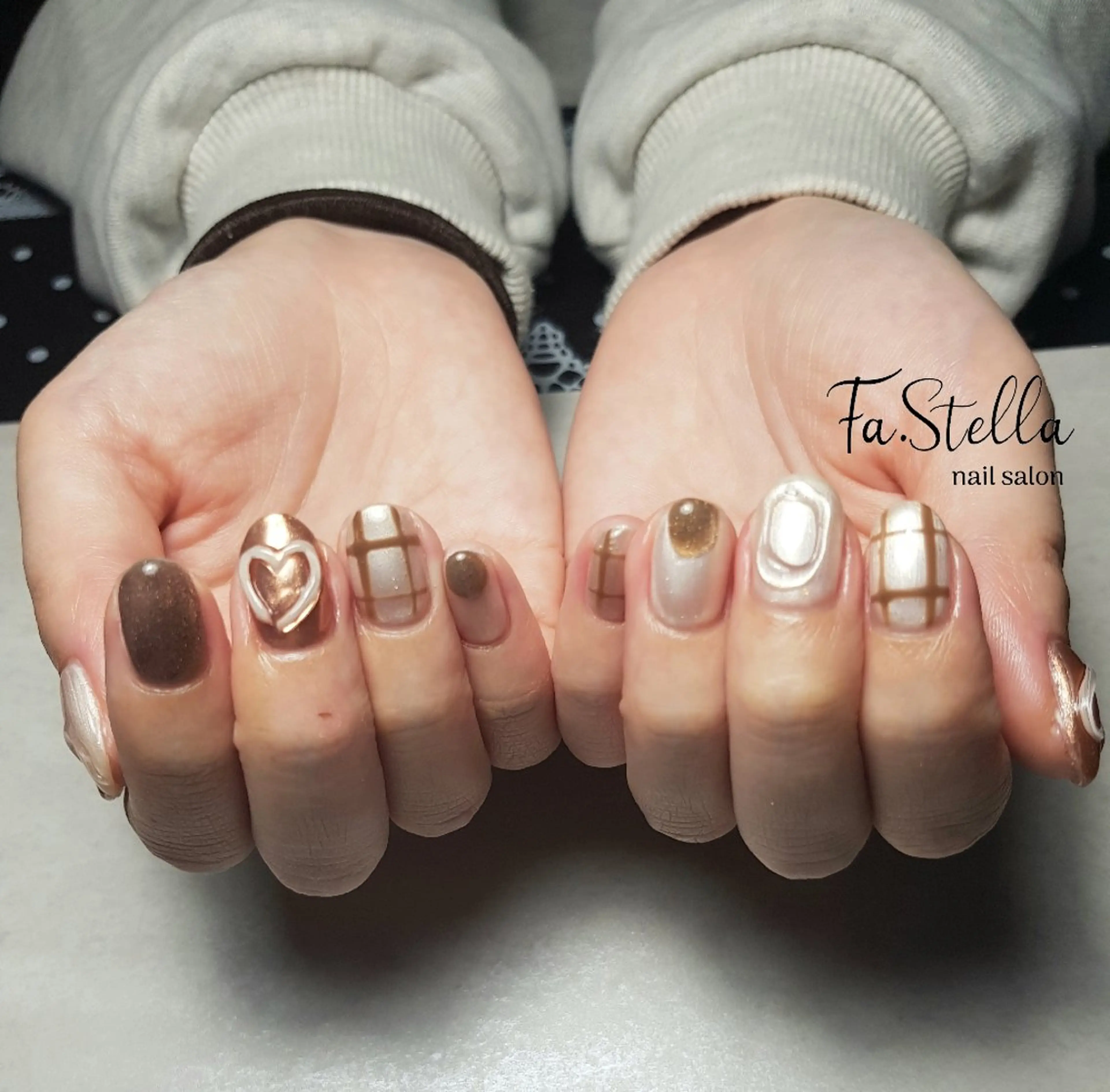 ネイル ブラウン ミラーネイル ハンドネイル Fa.Stella ファステラ のネイルデザイン