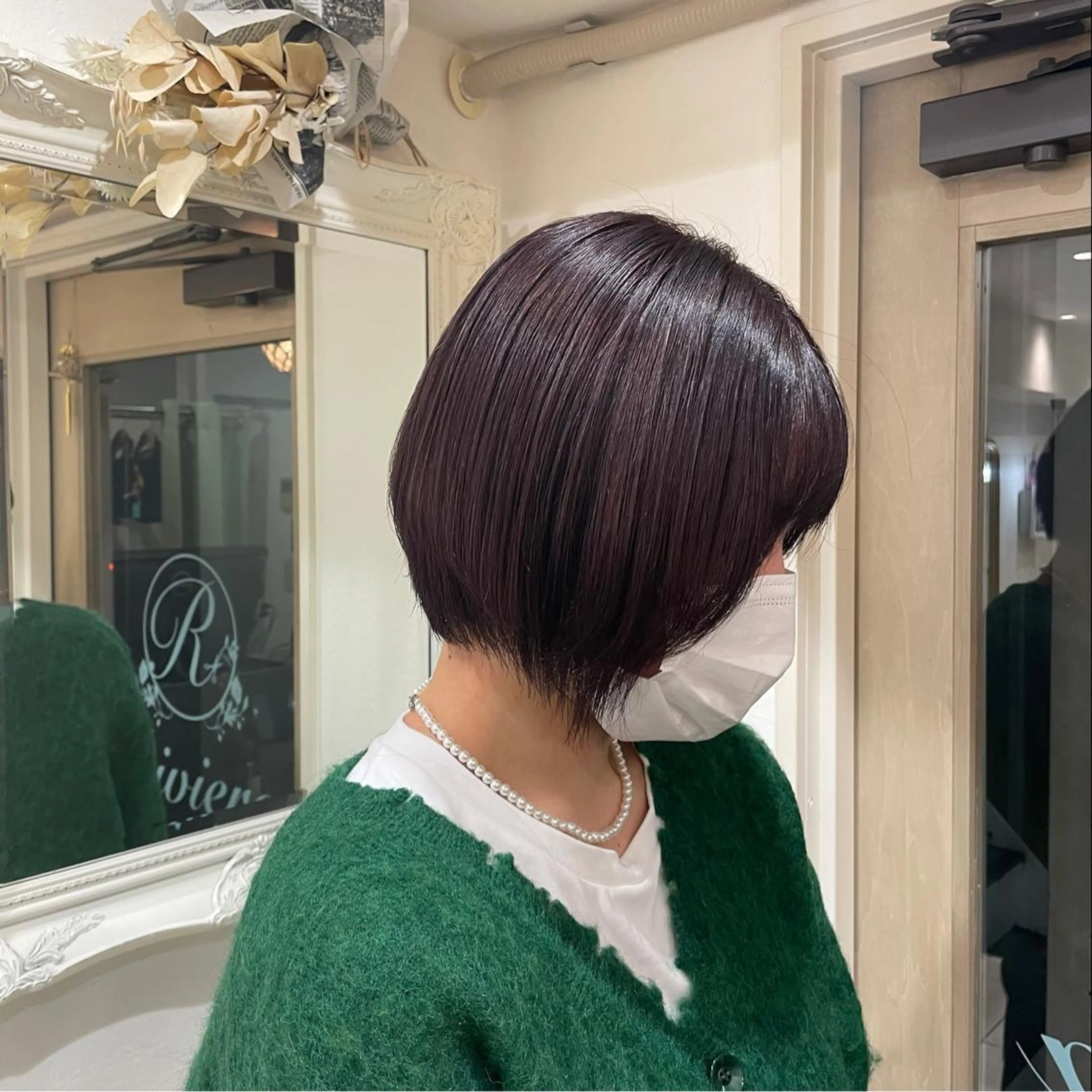 ショート カラー ブリーチ ブリーチなしカラー ピンクカラー cinq PROJECT所属・ミルクティーベージュ /三村克彦のヘアスタイル