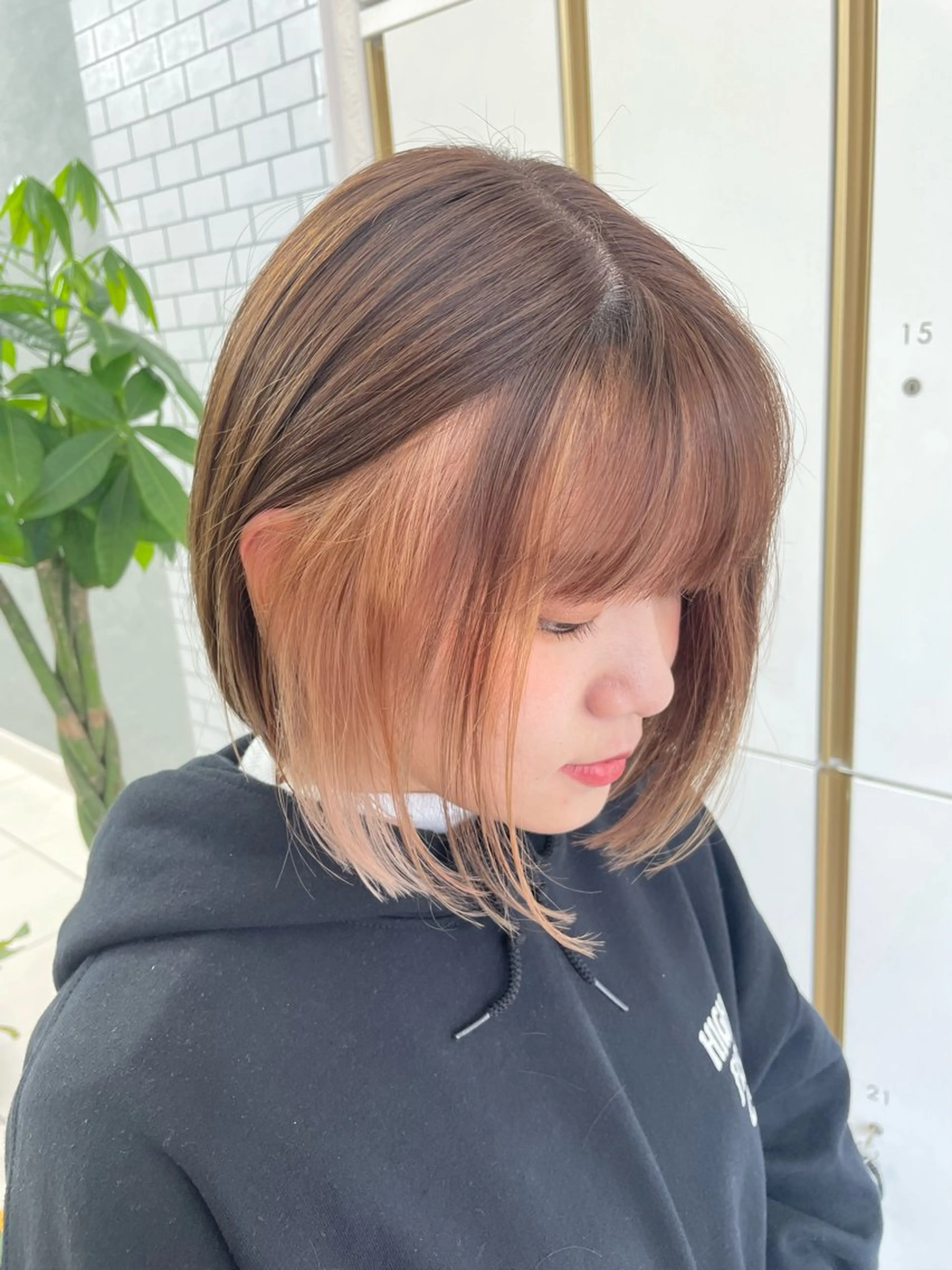 ショート カラー ブリーチ イヤリングカラー メンズブリーチカラー /NAOのヘアスタイル