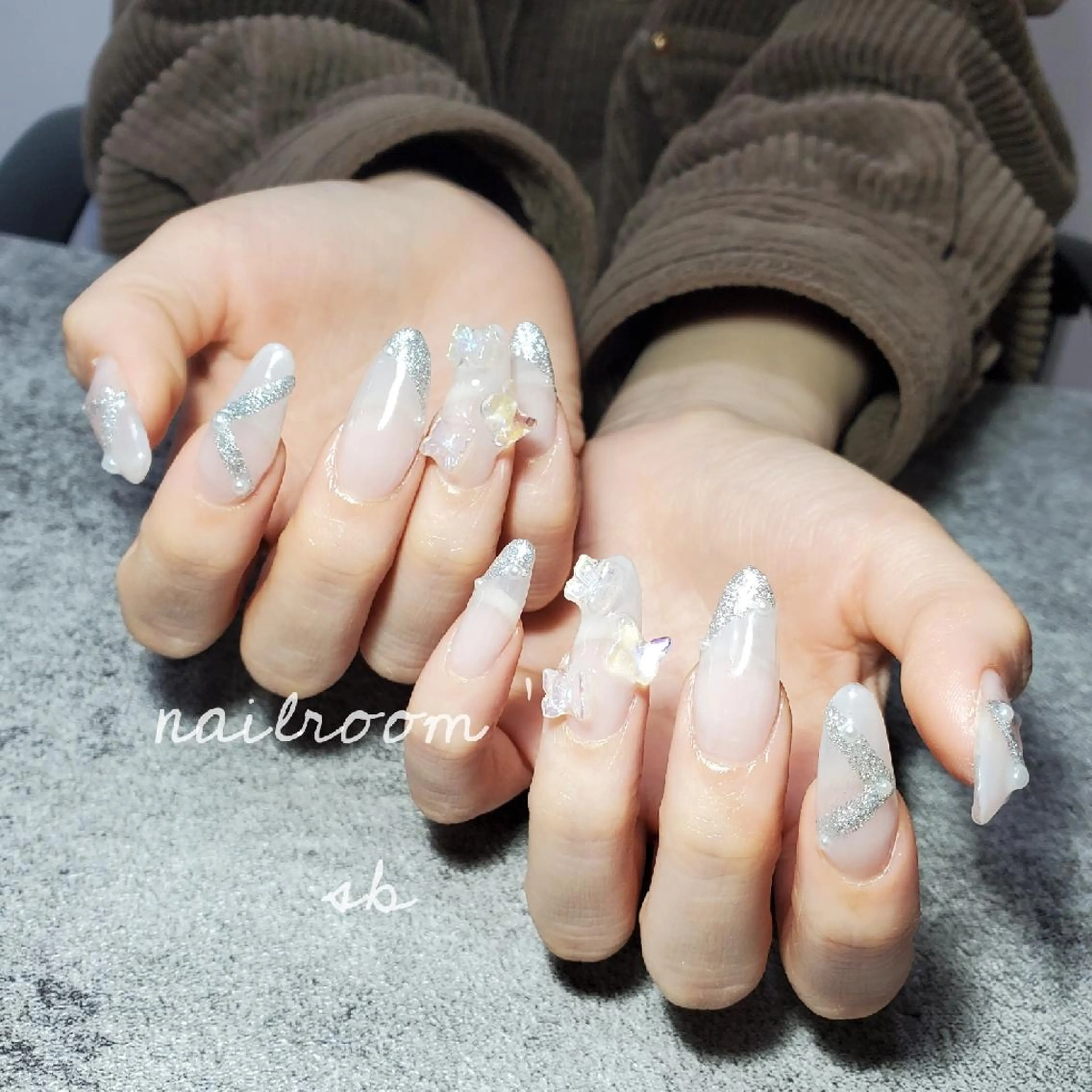 ネイル ハンドネイル nailroom‪ sb‪‪𓈒𓂂𓏸のネイルデザイン