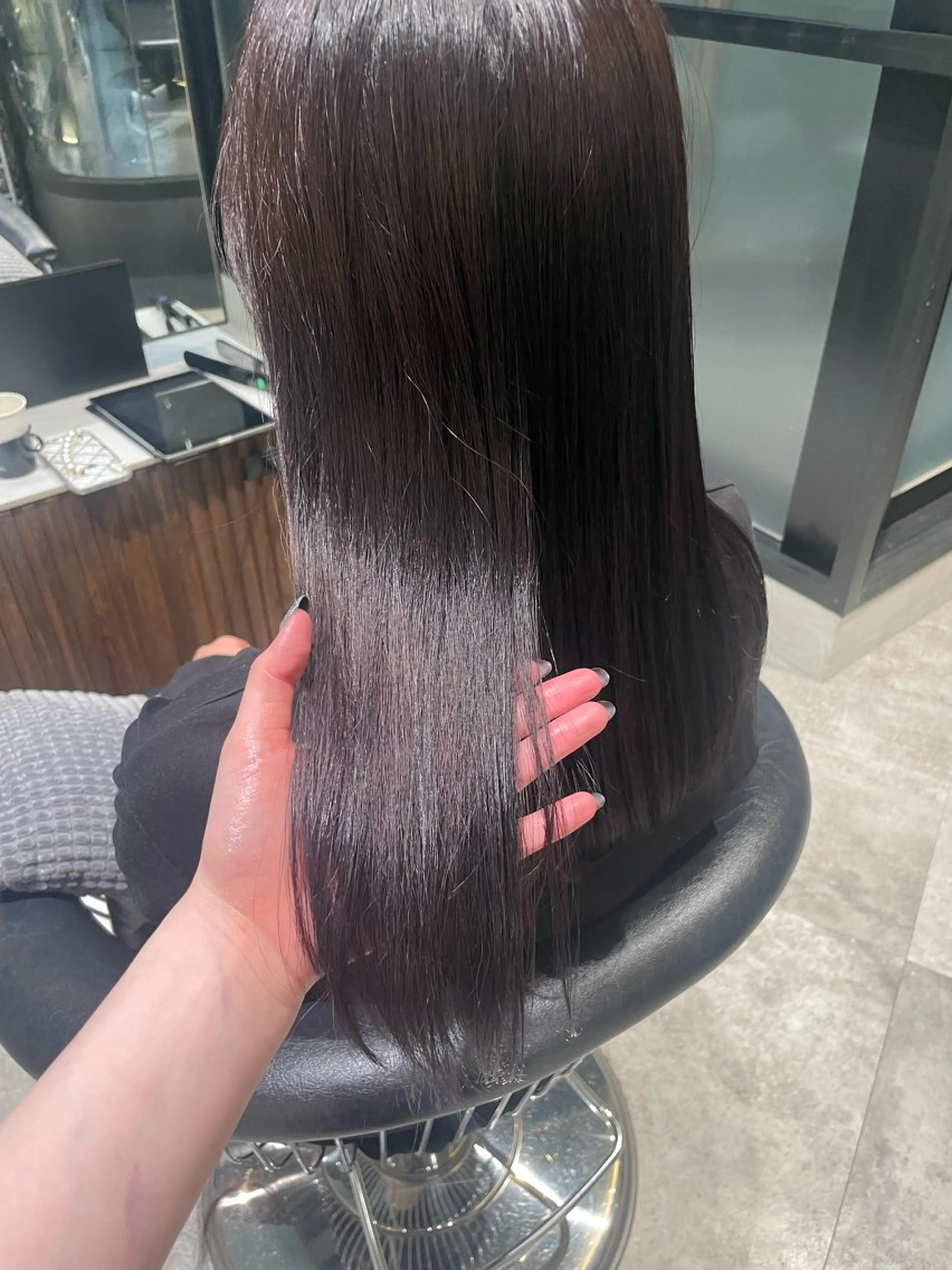 セミロング Toiro 新宿所属・新宿/新宿三丁目 yuinaのヘアスタイル