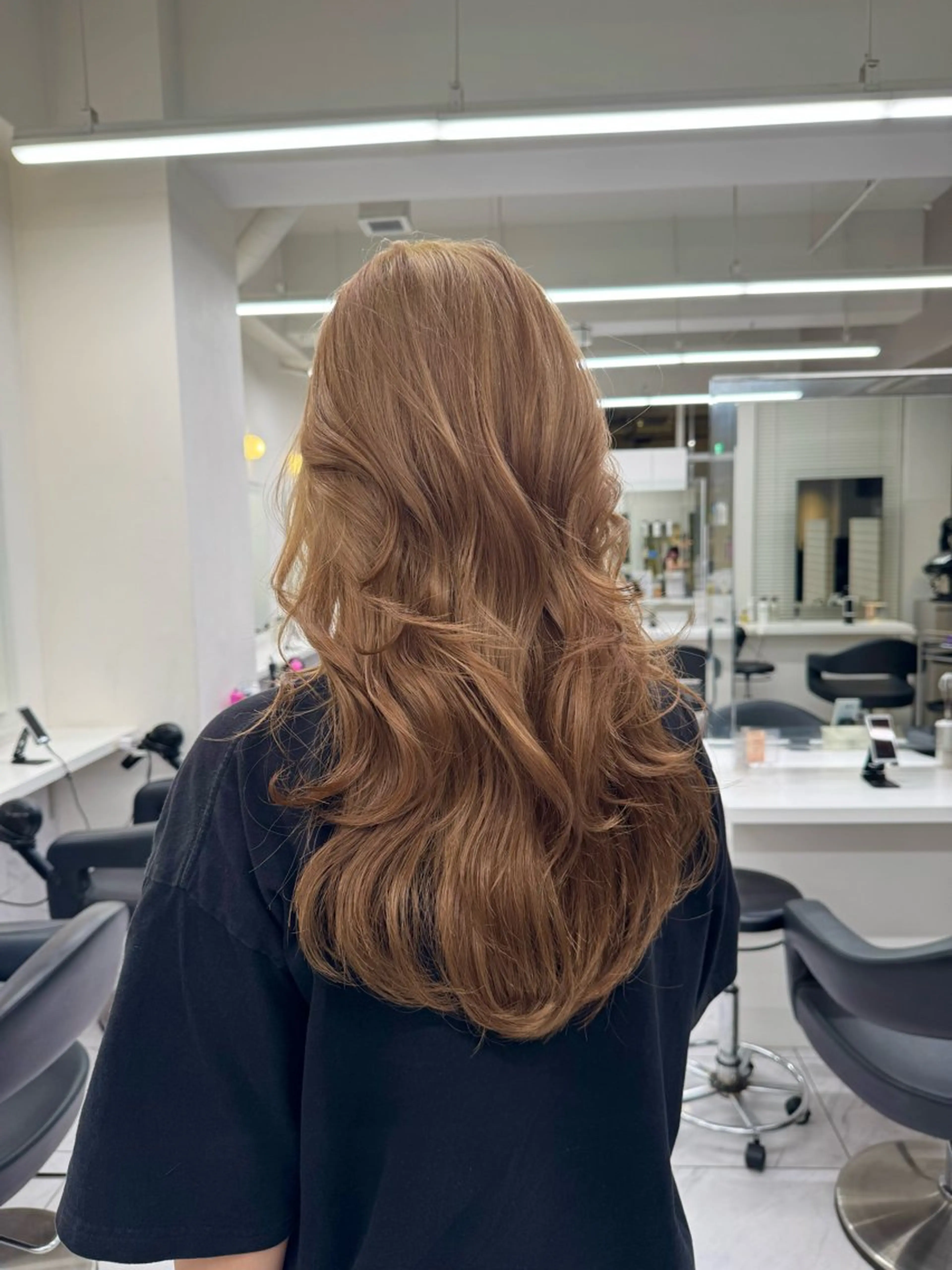 セミロング カラー ヘアアレンジ ベージュカラー 黒髪 ブリーチ ブルーカラー ブルーブラック ヘアカラー トリートメント ヘッドスパ ヘアセット 艶カラー の達人のヘアスタイル