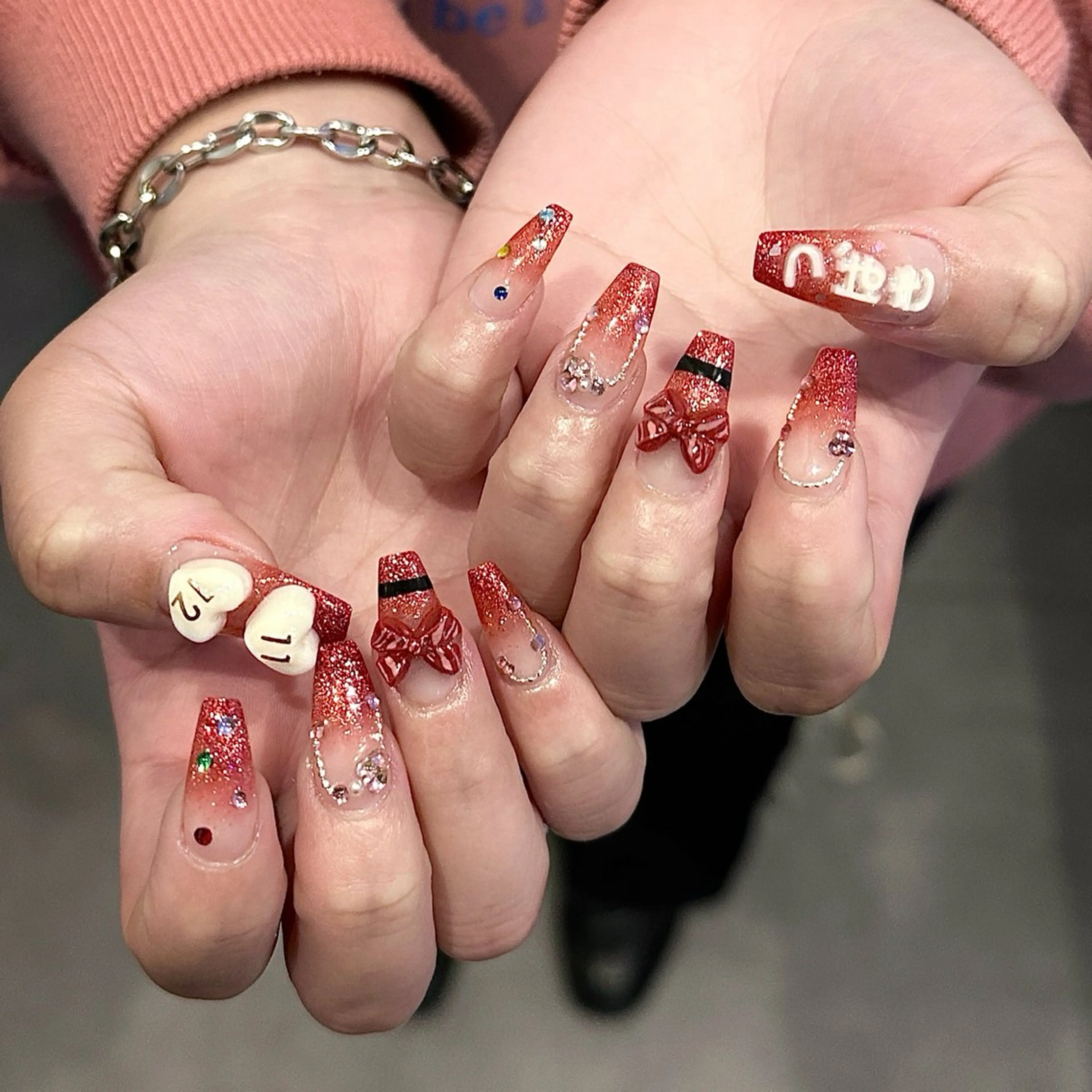 ネイル AIKO🐈‍⬛⭐︎ 大阪/y2k/個性派のネイルデザイン