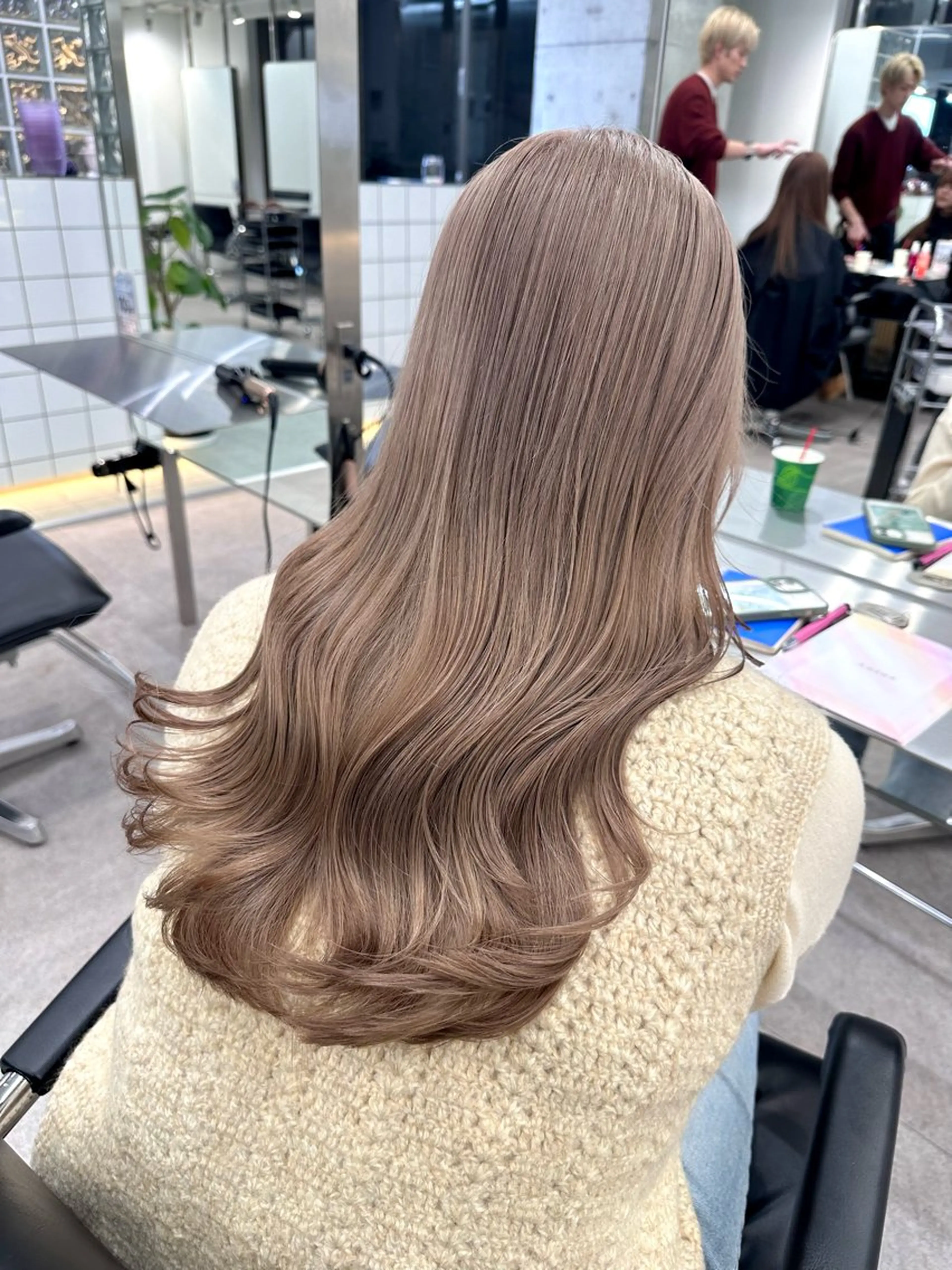 セミロング カラー 渋谷ブリーチカラー 韓国ヘアyuikoのヘアスタイル