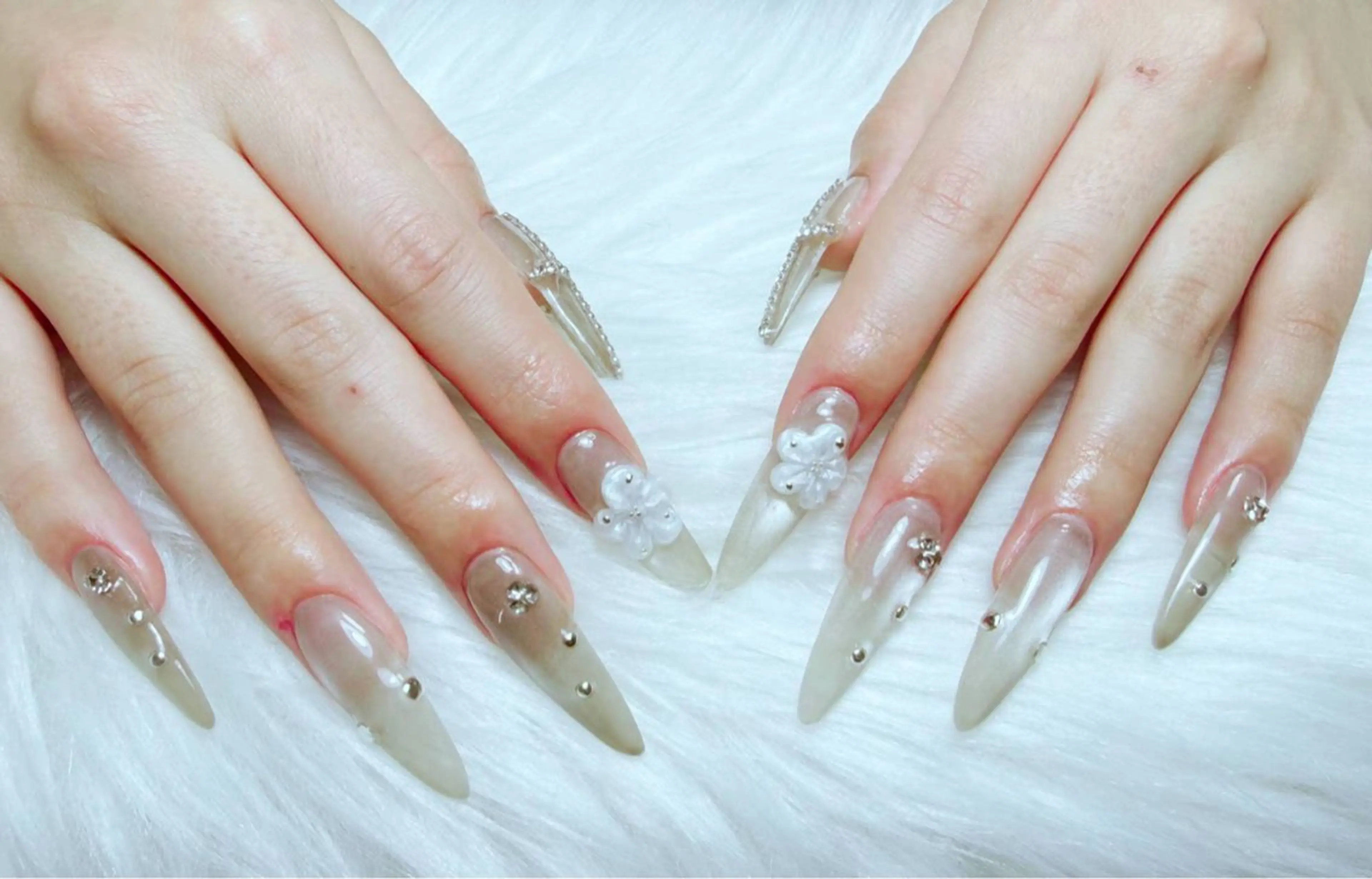 ネイル 小島 阿佑美のネイルデザイン