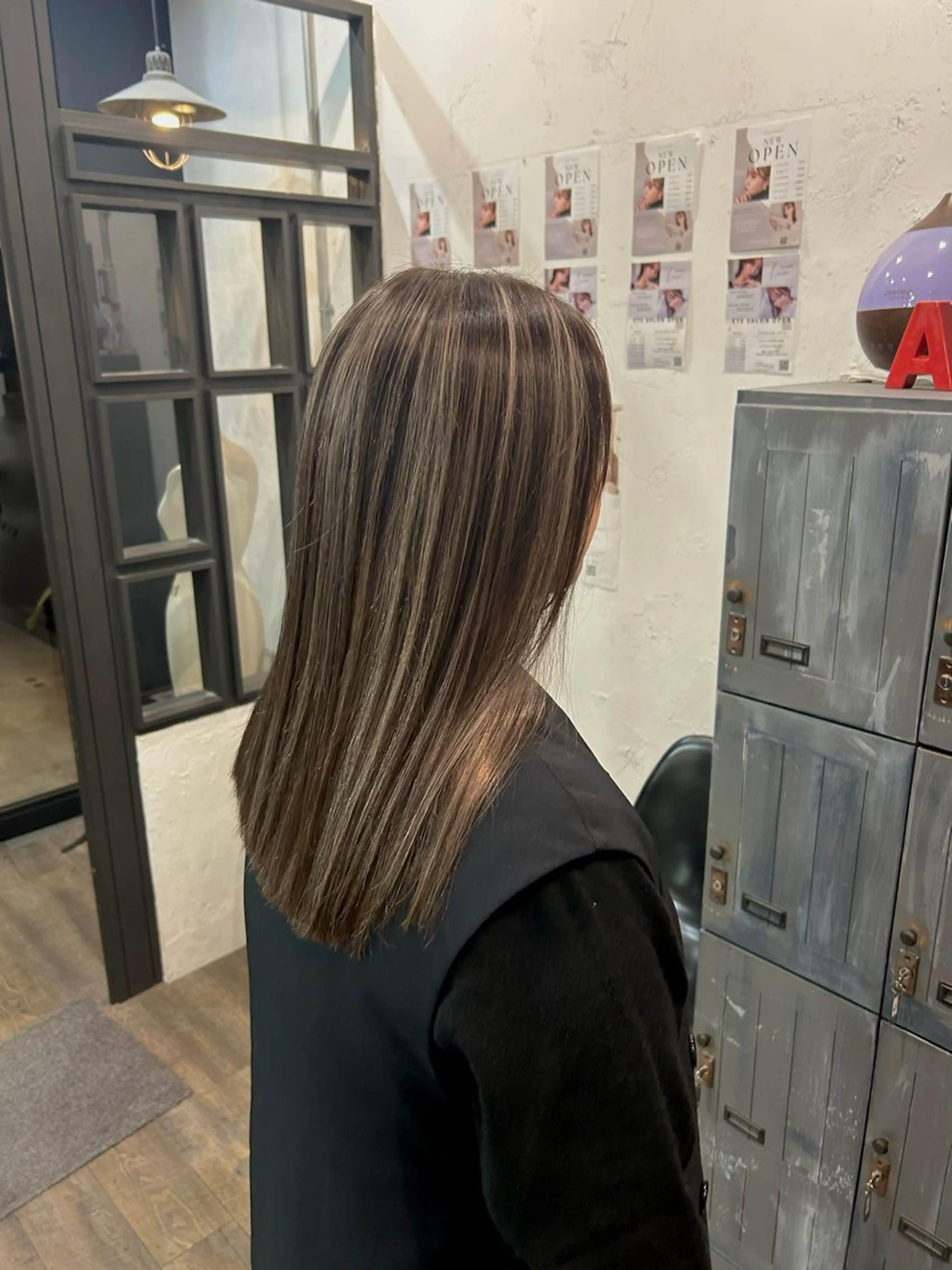 セミロング カラー ブリーチ ハイライトカラー ハイライト SITY.天神大名【シティ】所属・🦋mamiya🦋 カットモデル募集のヘアスタイル