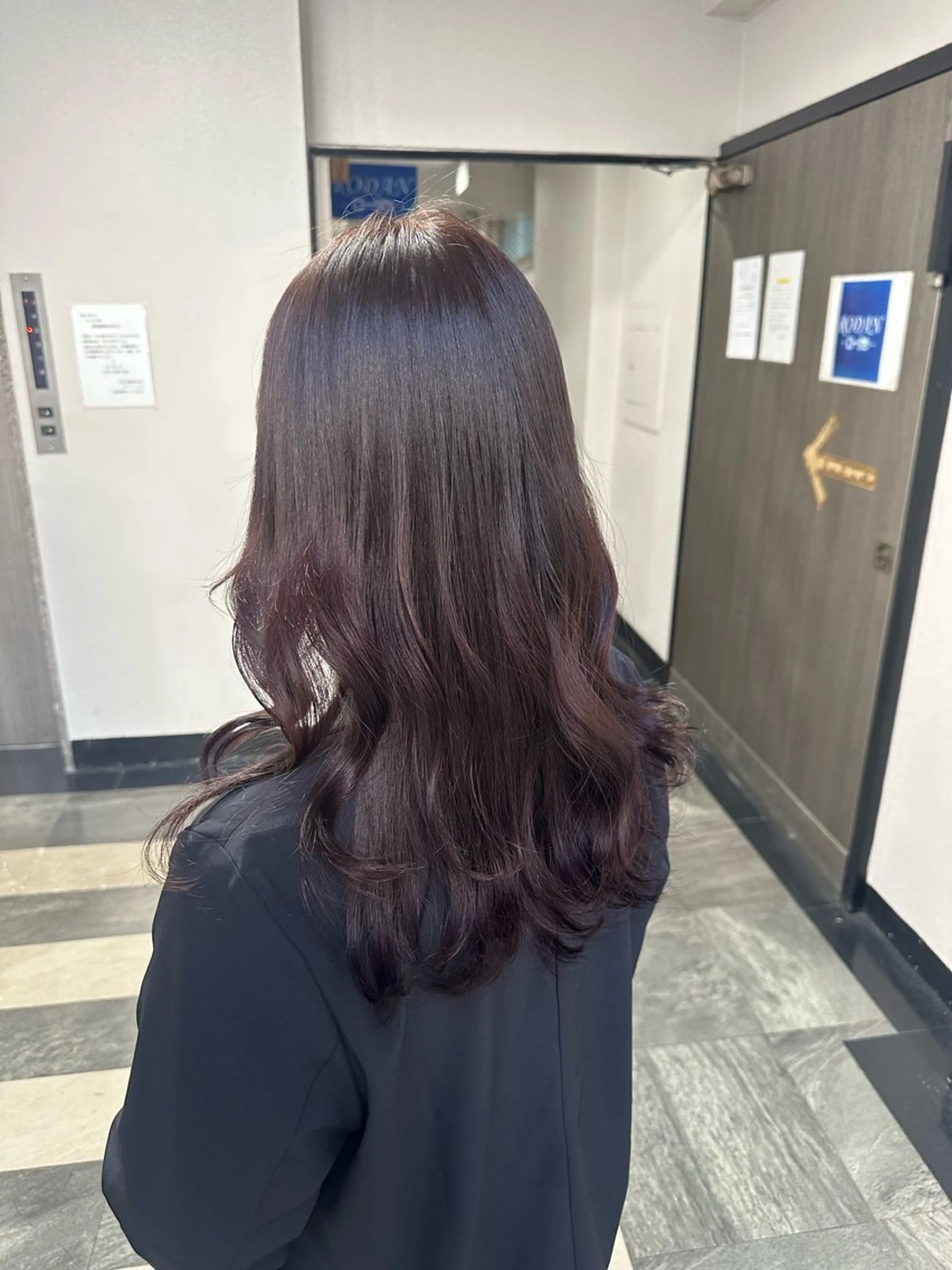 セミロング MOURI CHISATOのヘアスタイル