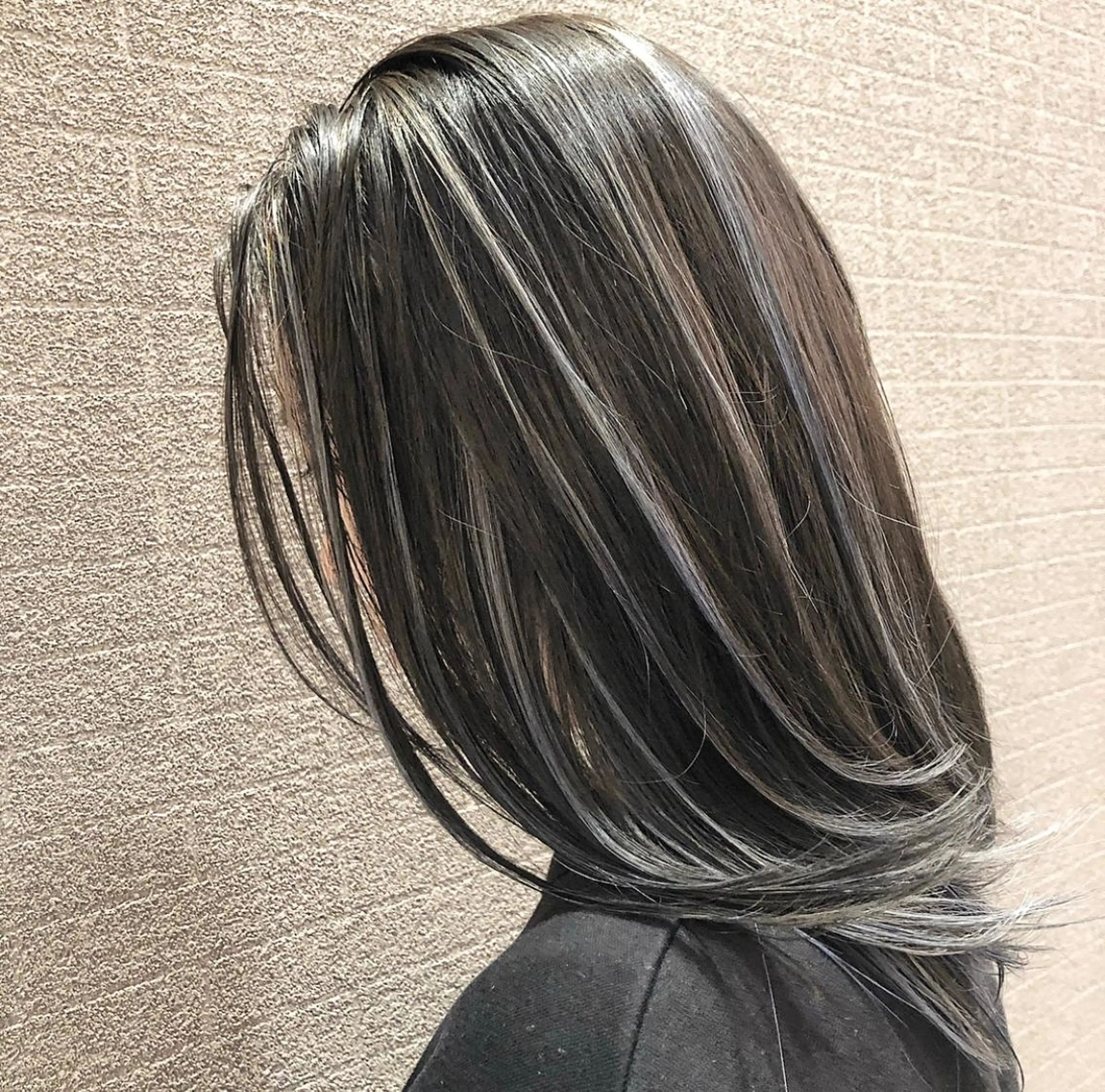 ミディアム カラー ヘアアレンジ バレイヤージュ デザインカラー グラデーションカラー ハイライトカラー ハイトーンカラー アンドウ ユウ/ レイヤーカット/韓国のヘアスタイル