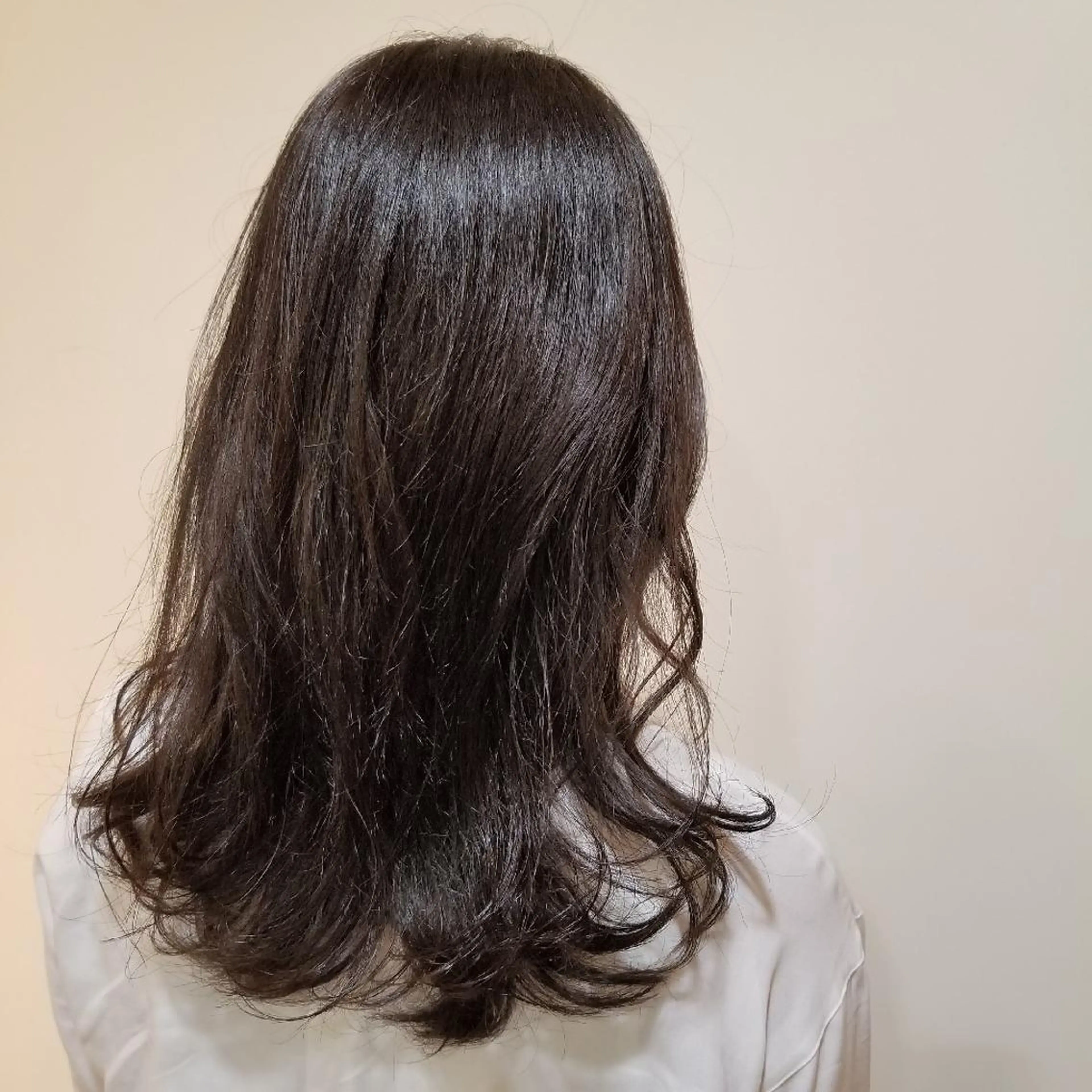 ロング カラー ヘアアレンジ アッシュ ブリーチ 透明感カラー ラベンダーカラー ラベンダーアッシュ salowin渋谷kitaya park前所属・RIKA韓国ヘア/く びれヘア/上品カラーのヘアスタイル