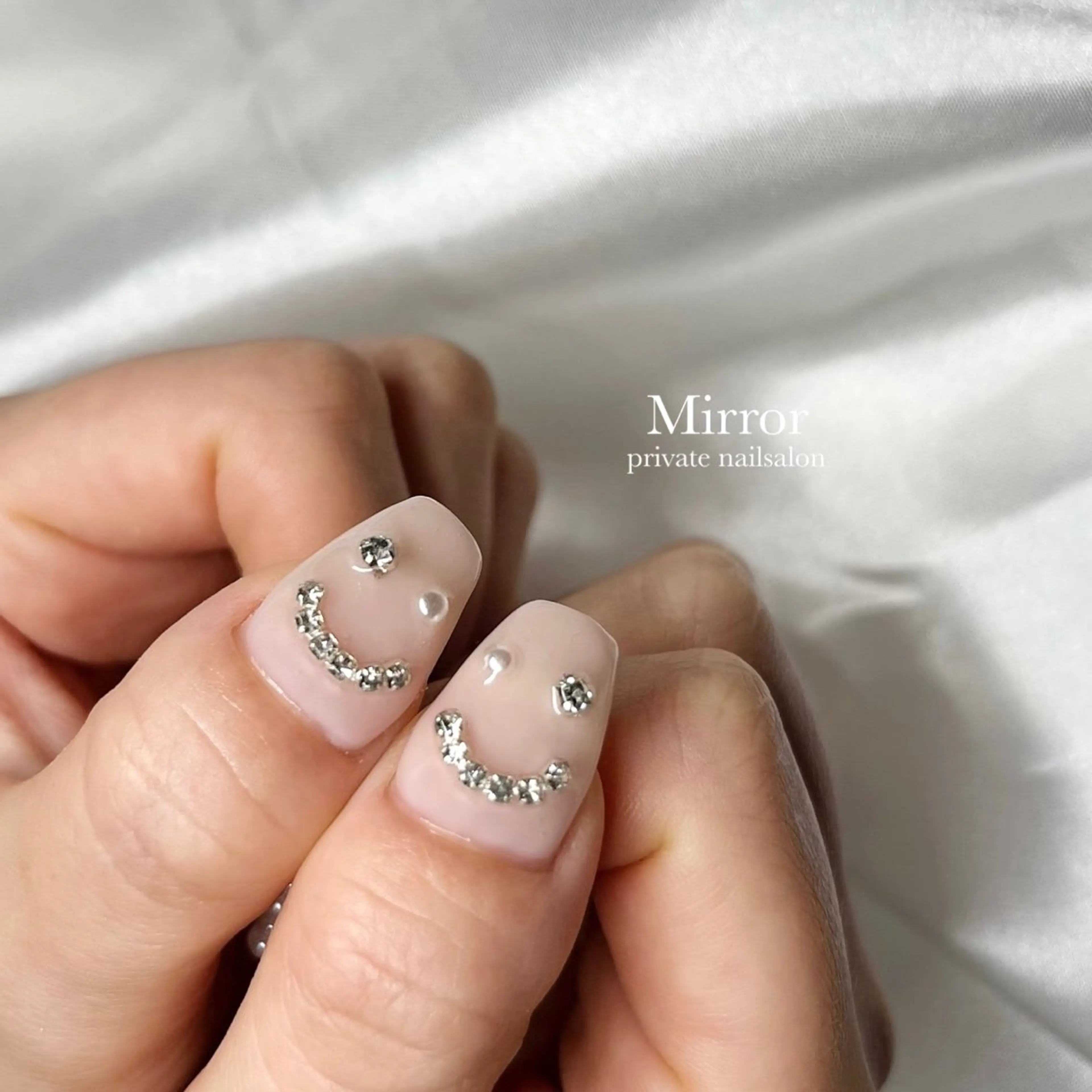 ネイル nailsalon Mirrorのネイルデザイン