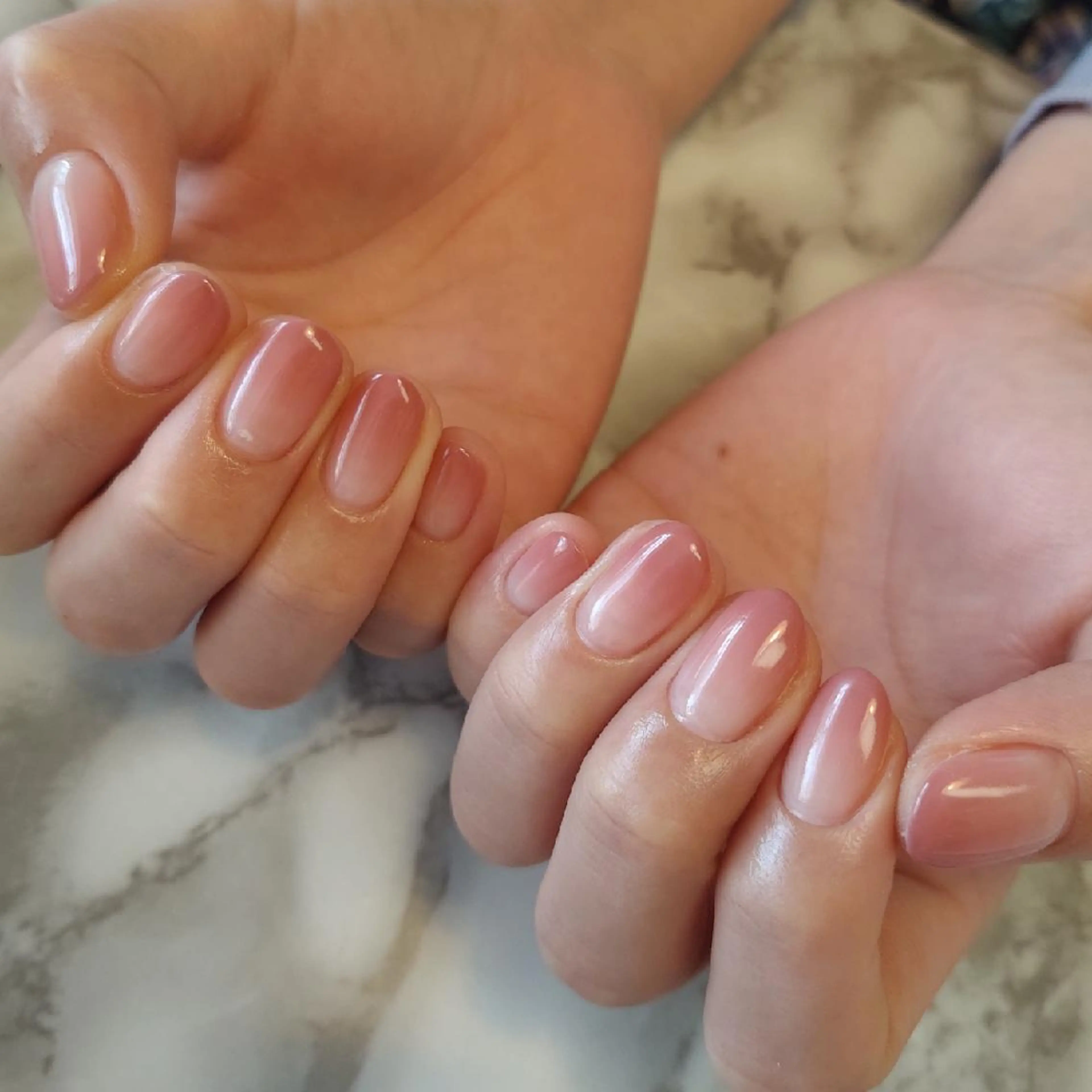 ネイル グラデーション ジェヌインネイル 河内のネイルデザイン