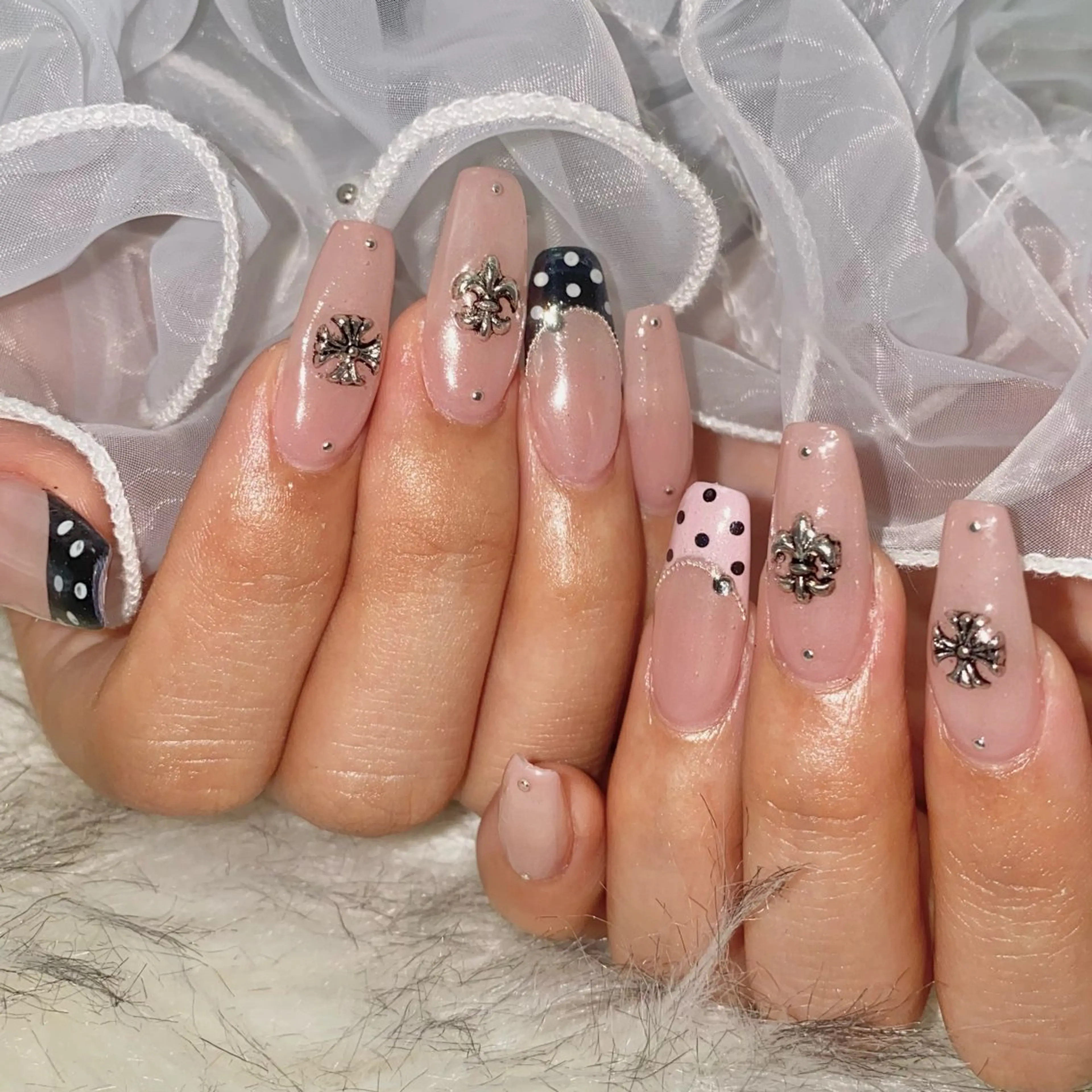 ネイル ハンドネイル Roi〈ロワ〉 Reikaのネイルデザイン