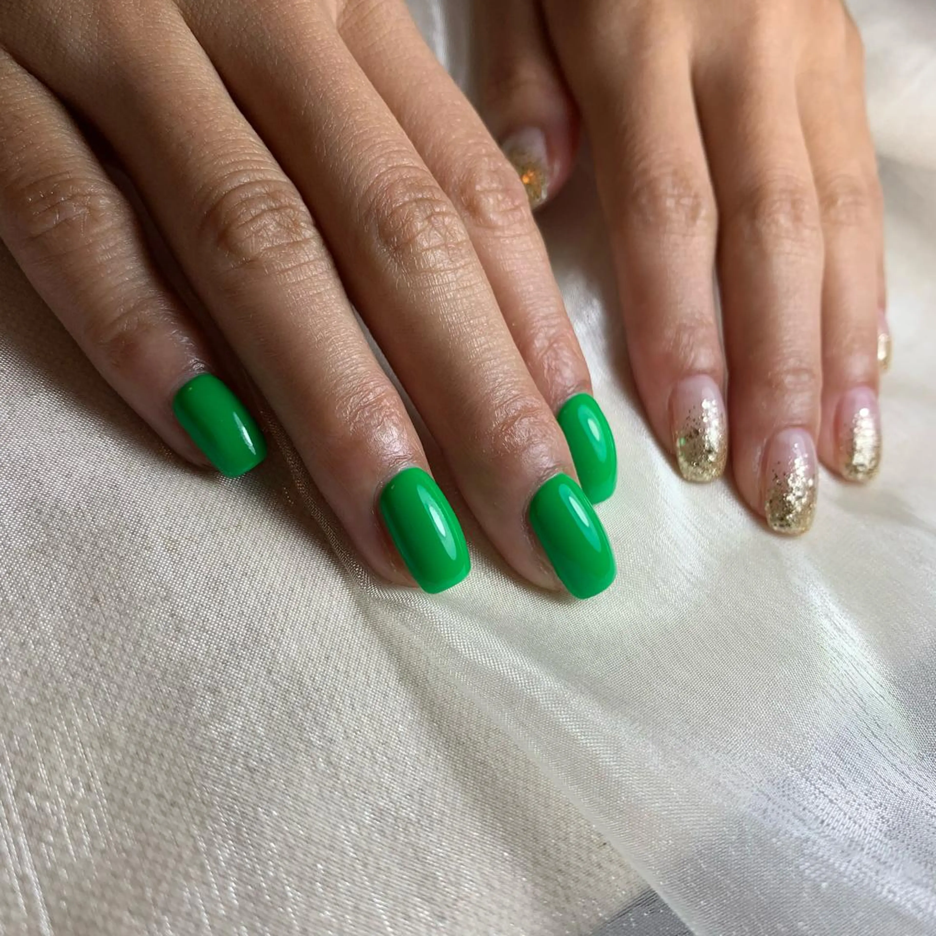 ネイル repos~ルポ~所属・里見 麗のネイルデザイン