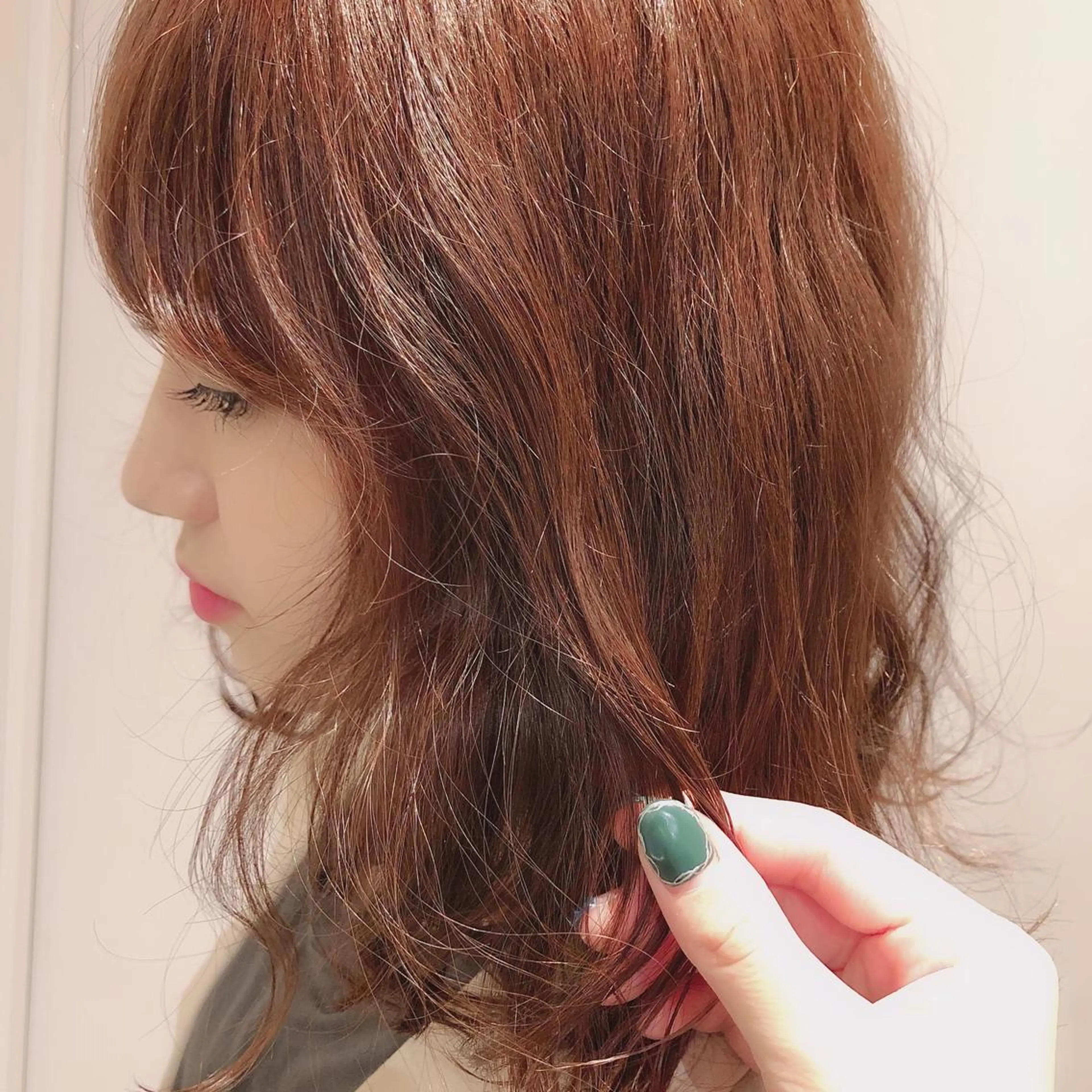 カラー PELE WAKAのヘアスタイル