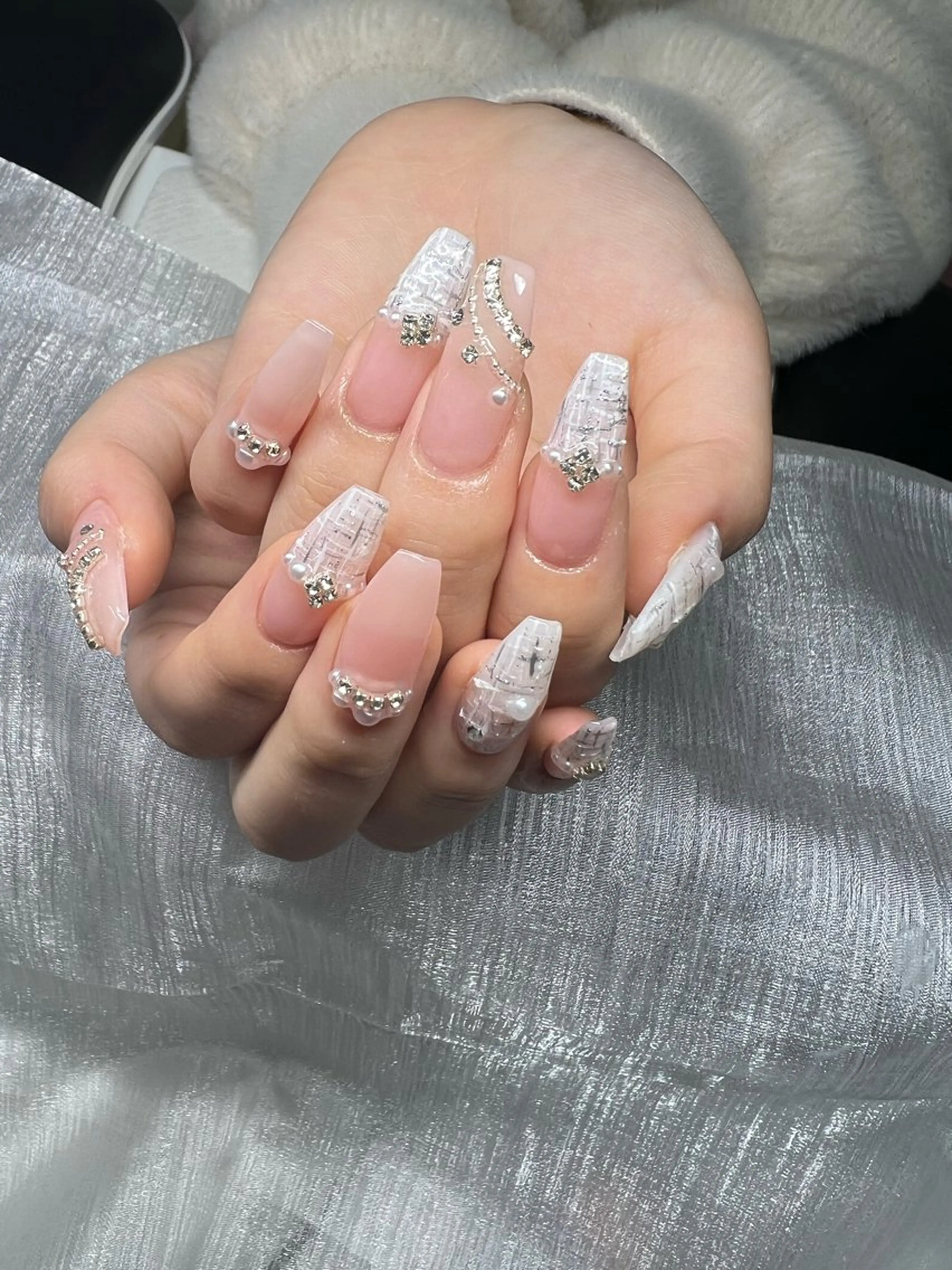 ネイル オーロラネイル チークネイル 長さ出し フットネイル フレンチネイル Lee Nails チップ長さだし専門店のネイルデザイン