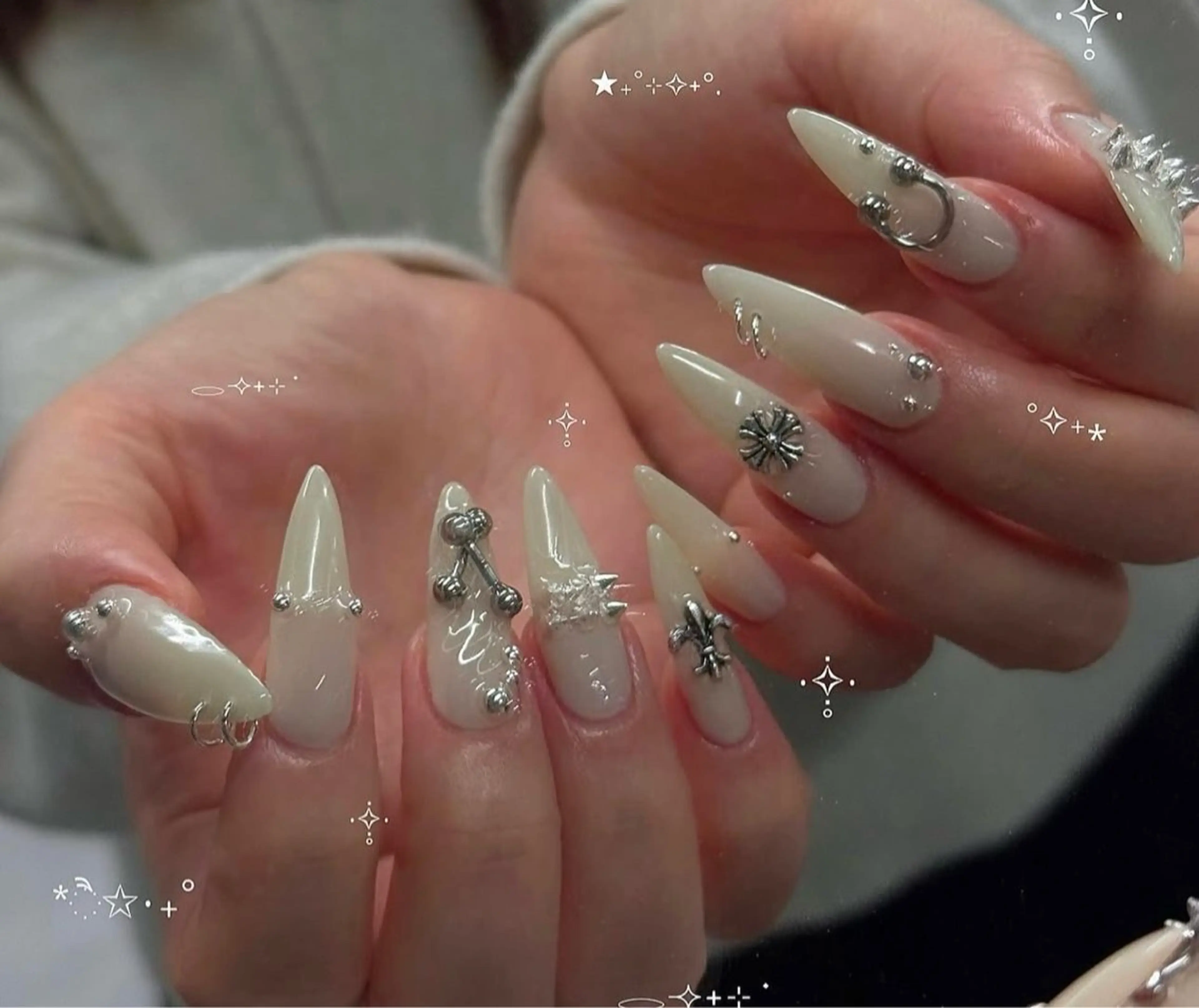 ネイル グラデーション キラキラネイル ワンカラーネイル 冬ネイル Jenn Nail Salonのネイルデザイン