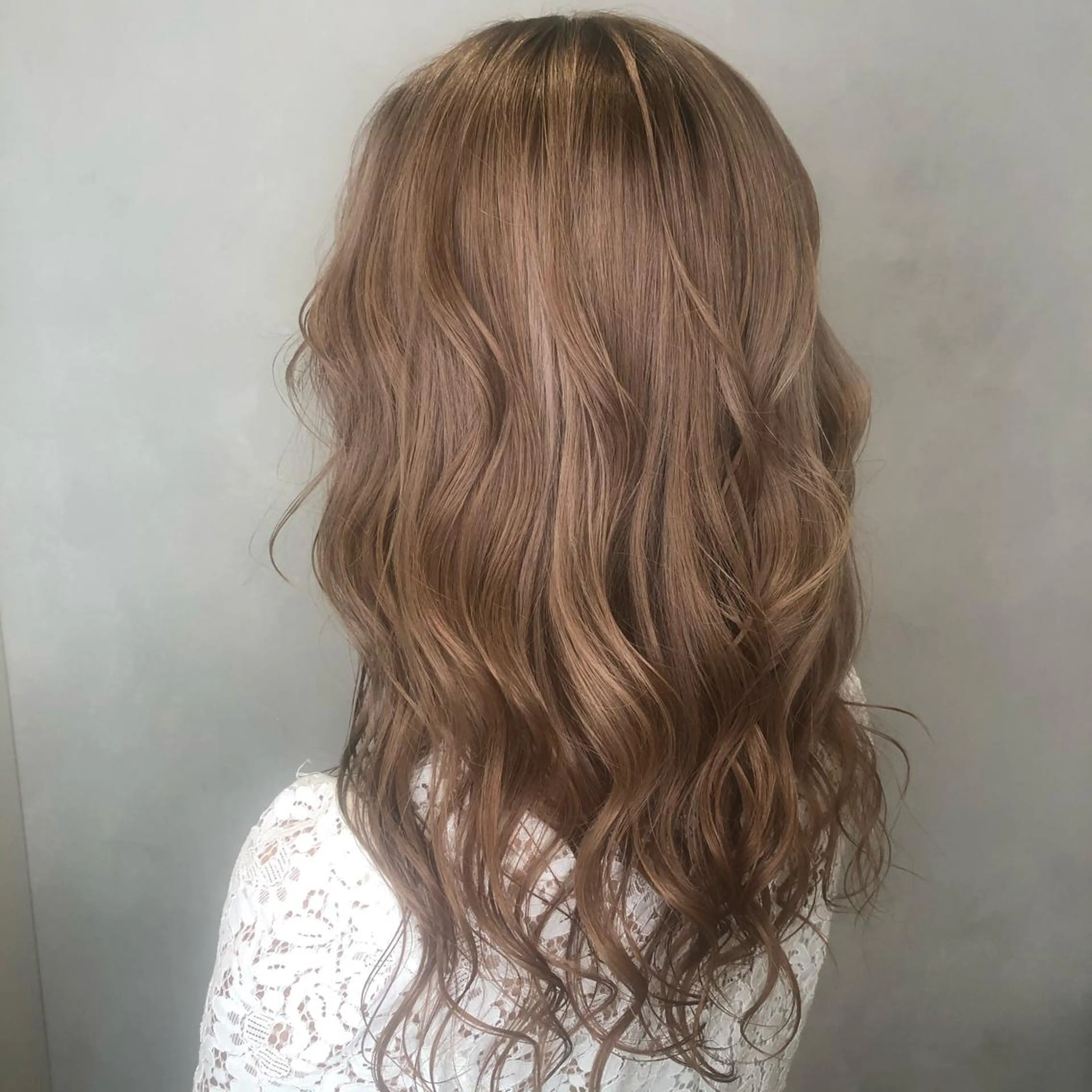 セミロング 井澤 和花のヘアスタイル