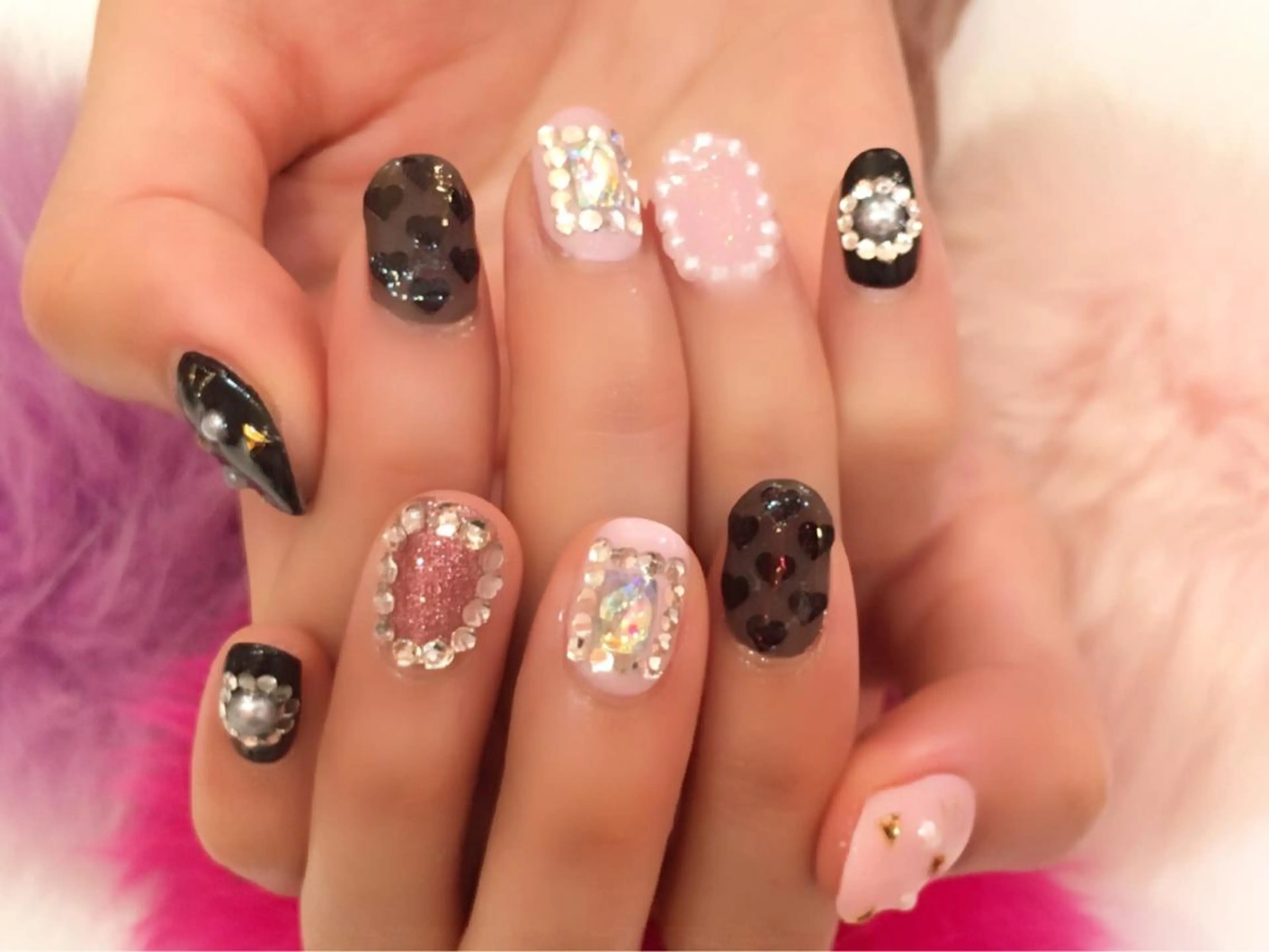 ミディアム カラー メンズ キッズ ネイル アートネイル キラキラネイル 持ち込み スカルプネイル ストーンネイル NAILSGOGO shibuyaのネイルデザイン