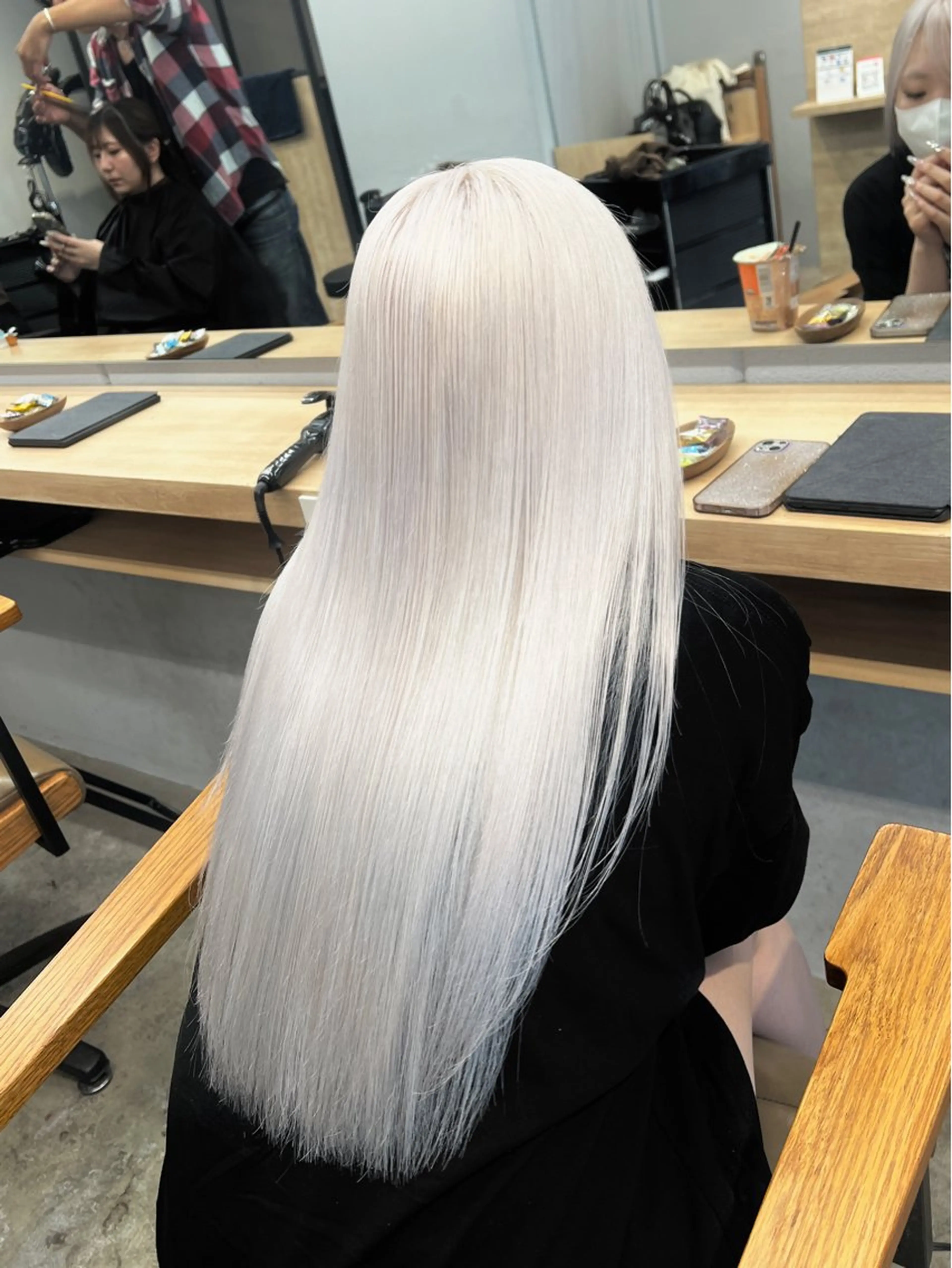 ロング カラー SALOWIN柏Suite所属・レイヤー/ウルフ/ ハイトーン/岡本智樹のヘアスタイル