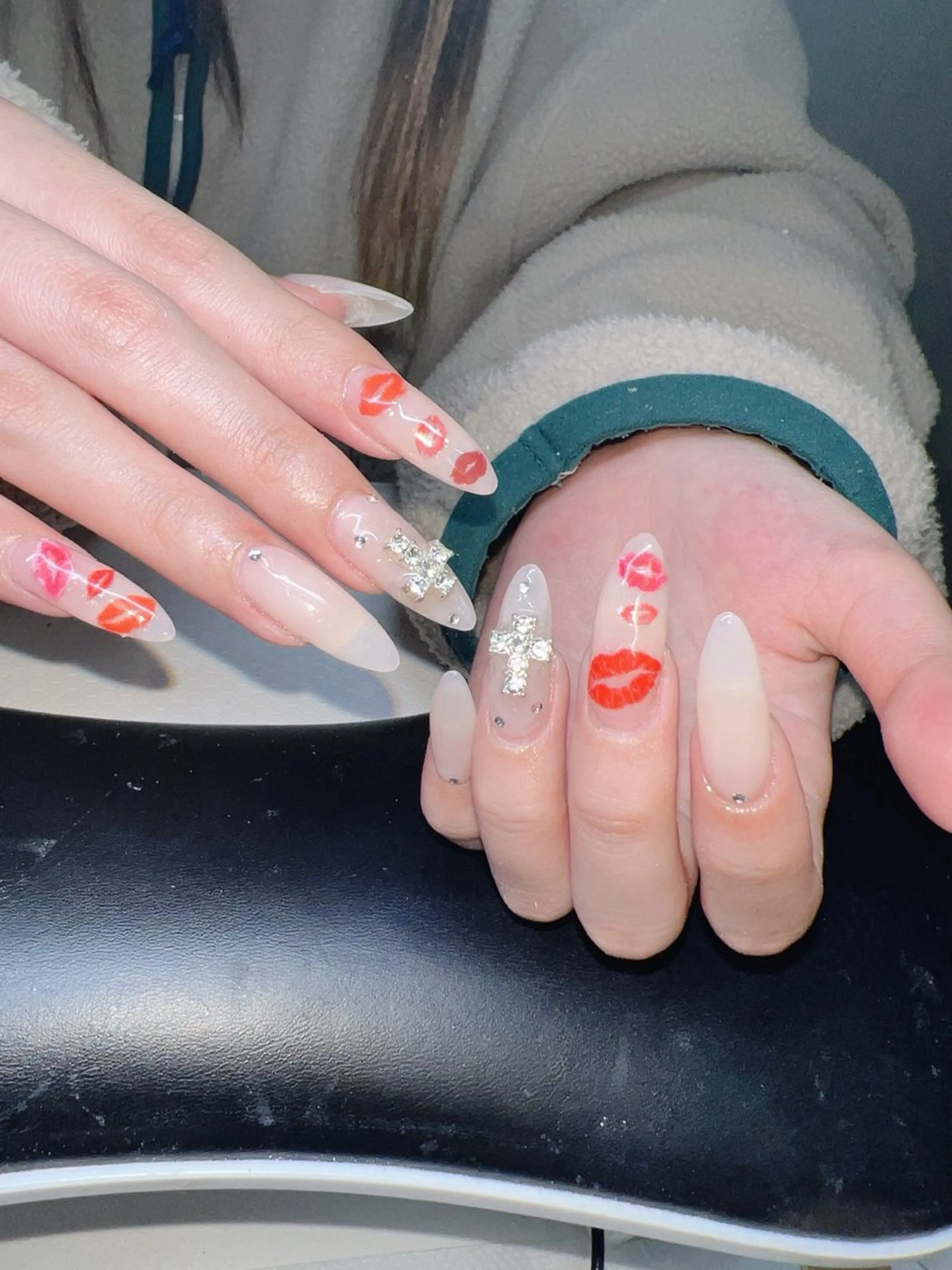 ネイル オーロラネイル チークネイル 長さ出し フットネイル フレンチネイル ハンドネイル Lee Nailsのネイルデザイン