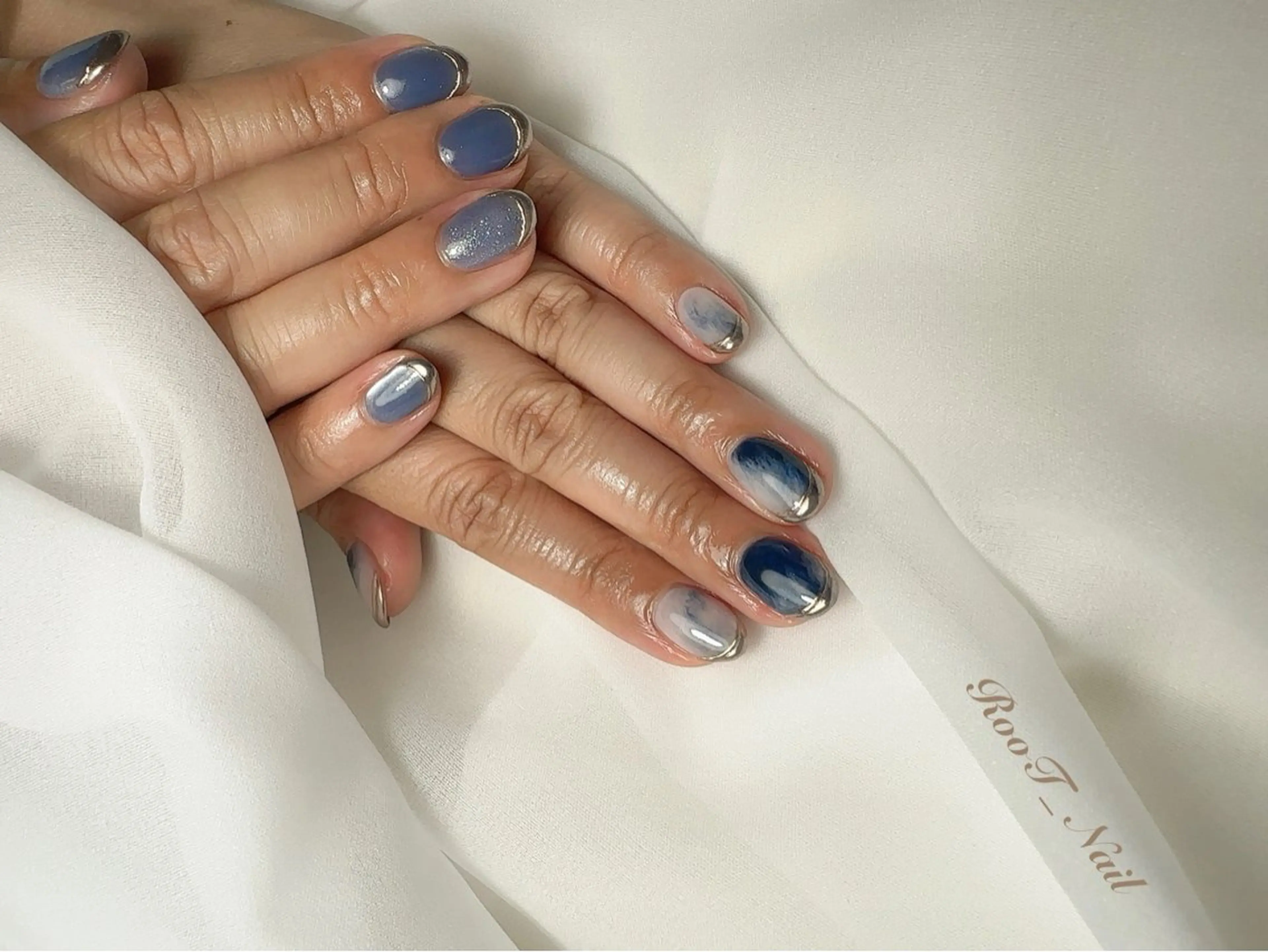 ネイル マグネットネイル ミラーネイル ニュアンスネイル ハンドネイル RooT Nailのネイルデザイン