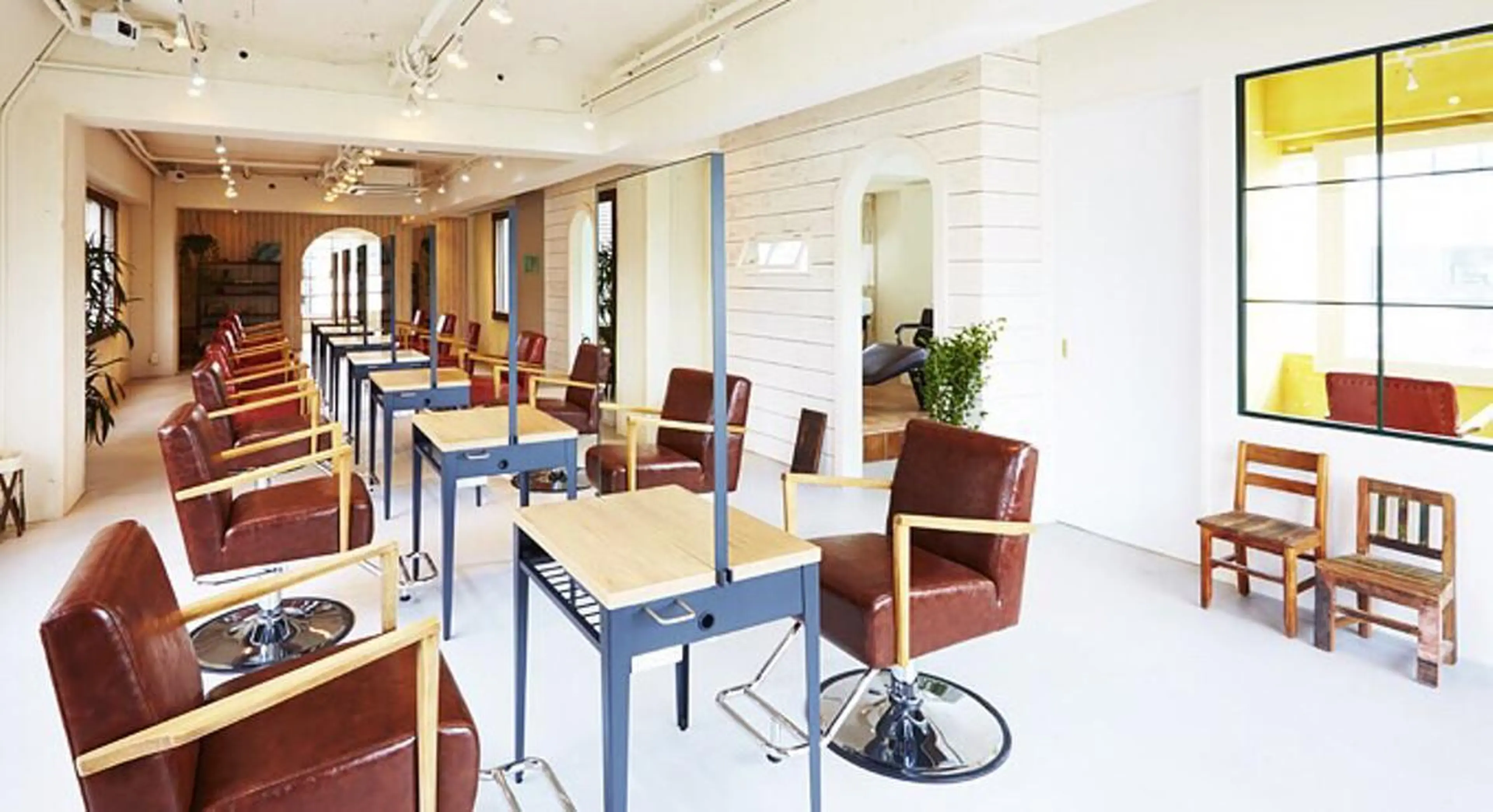 ショート ミディアム セミロング ロング カラー パーマ ヘアアレンジ メンズ キッズ ネイル ひがし　まさし JYUNESU副代表のヘアスタイル